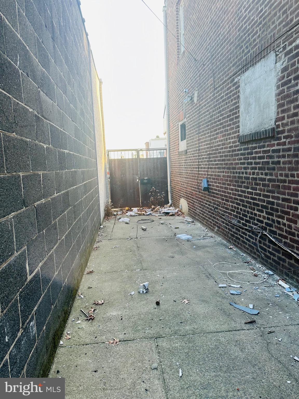 LANSDOWNE - Commercial Sale