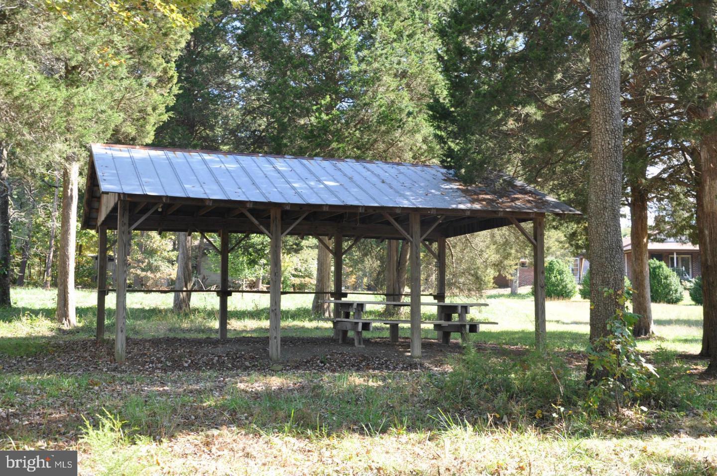 PLEASANTS LANDING - Residential