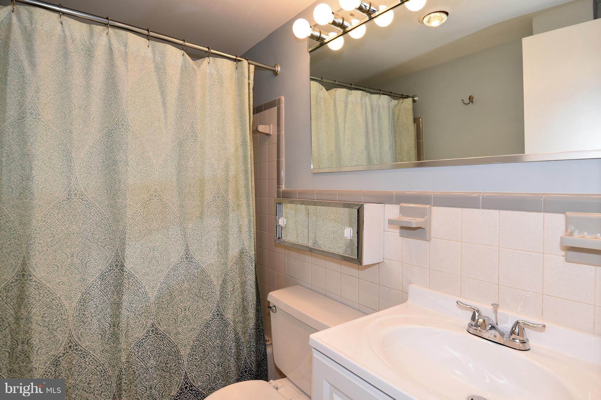 MADISON CONDOMINIUM - Residential