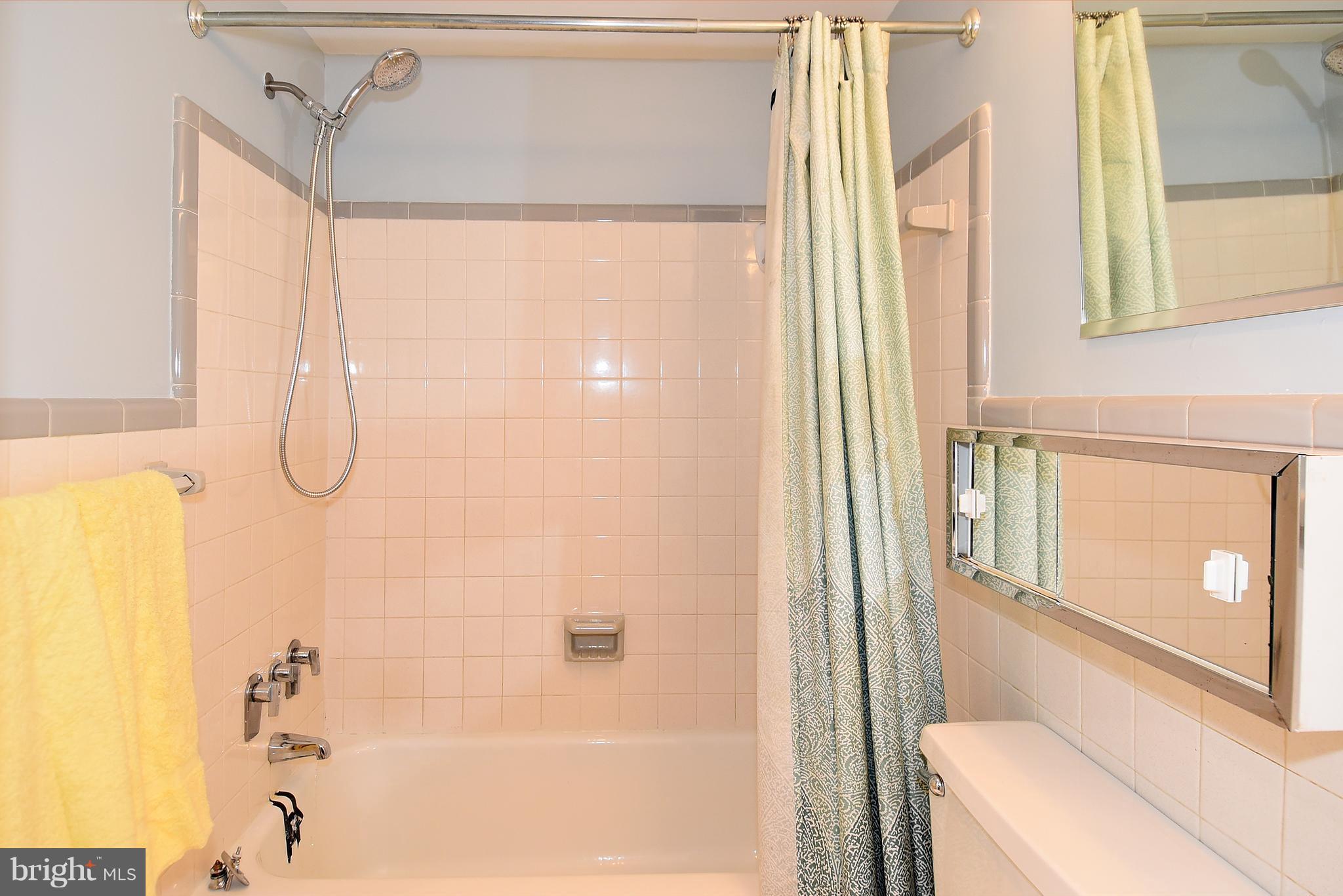 MADISON CONDOMINIUM - Residential