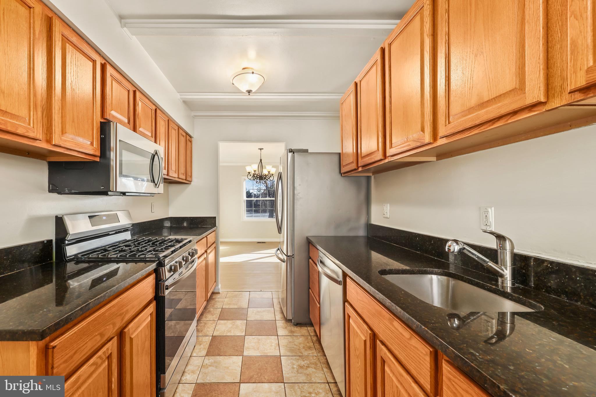 LONDON TOWNE - Residential