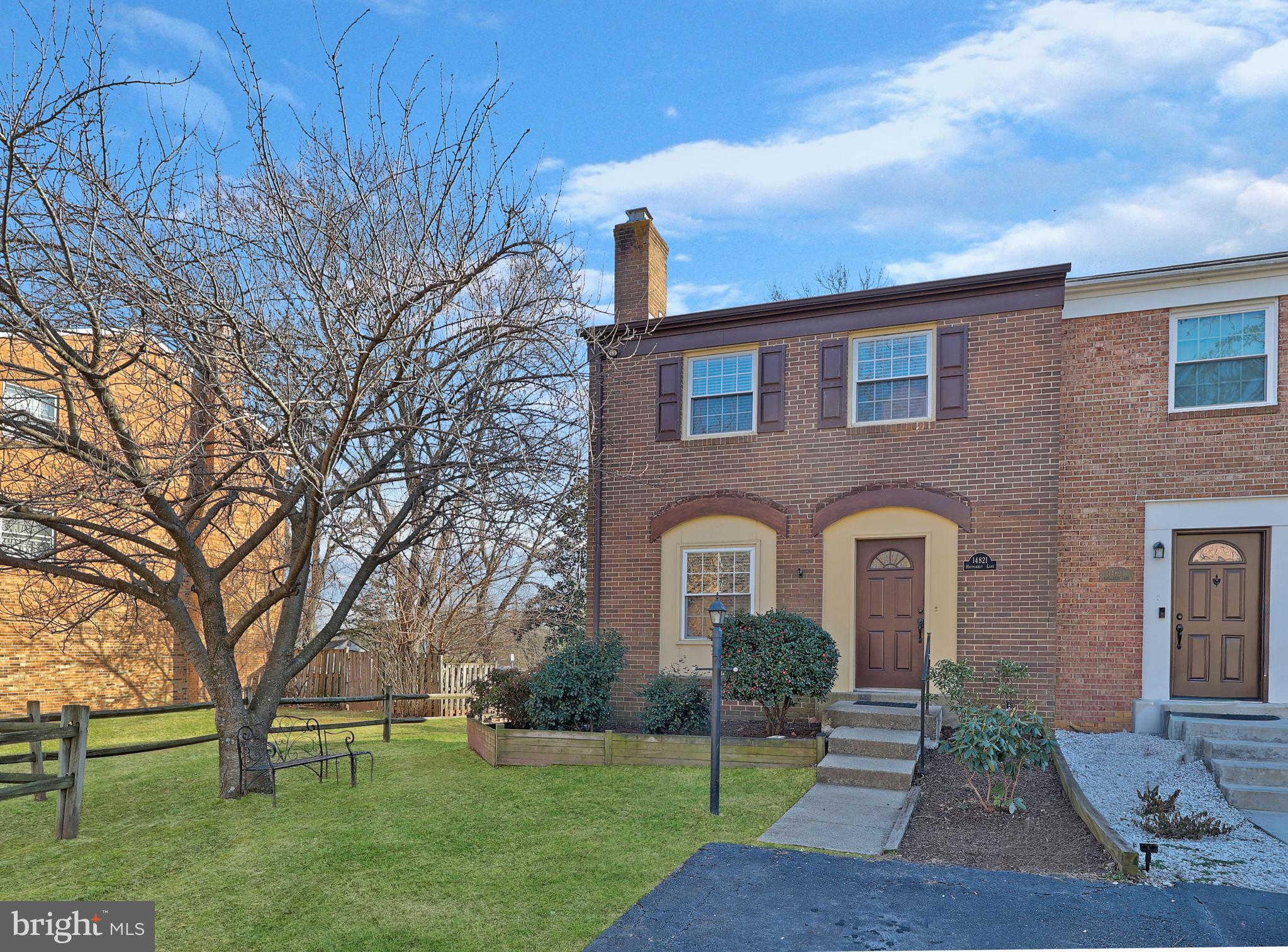 LONDON TOWNE - Residential