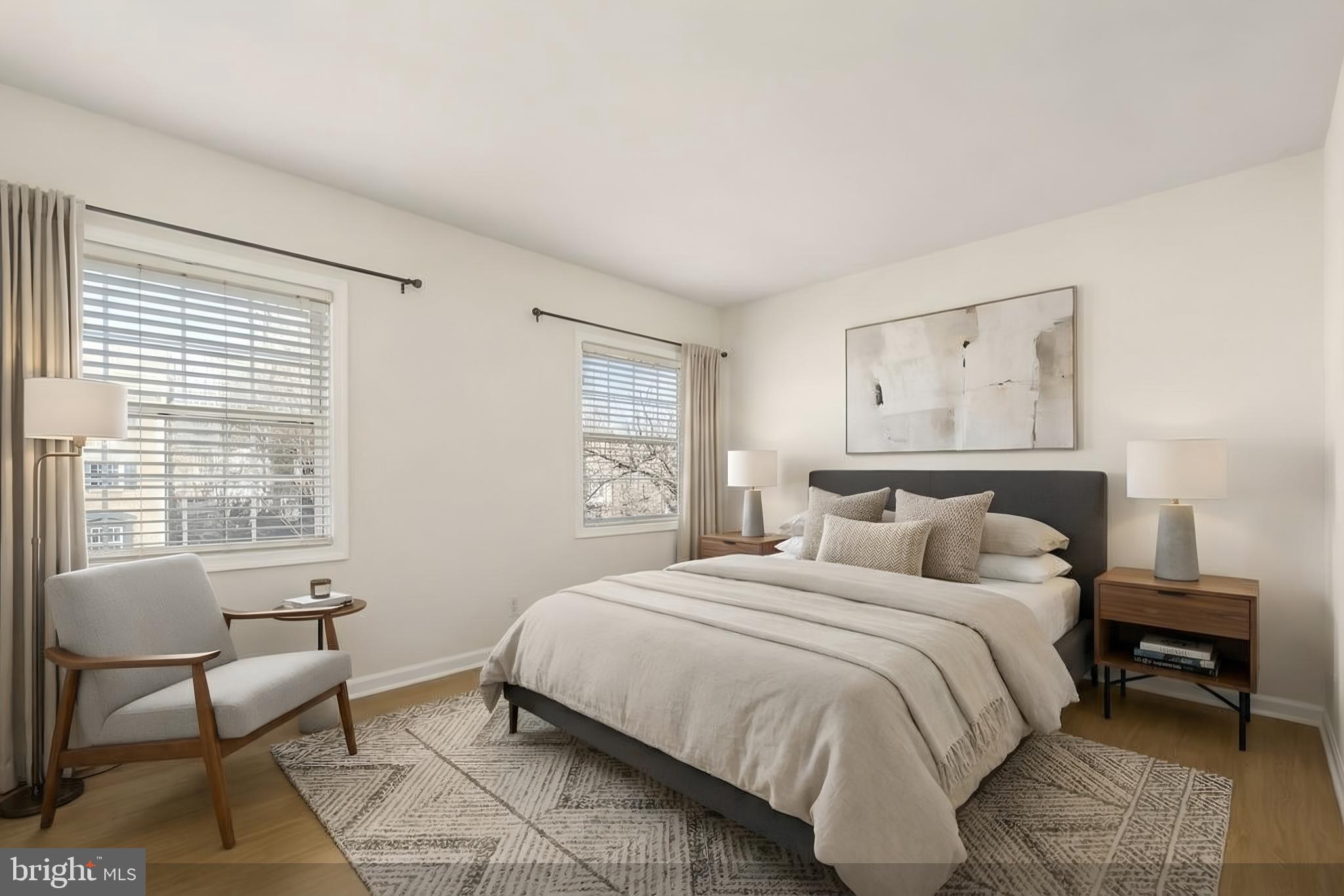 LONDON TOWNE - Residential