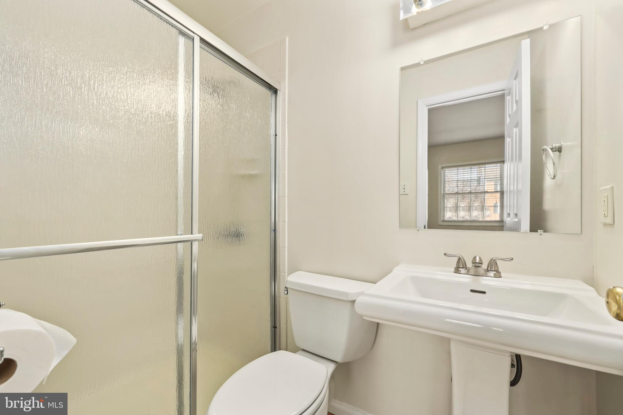 LONDON TOWNE - Residential