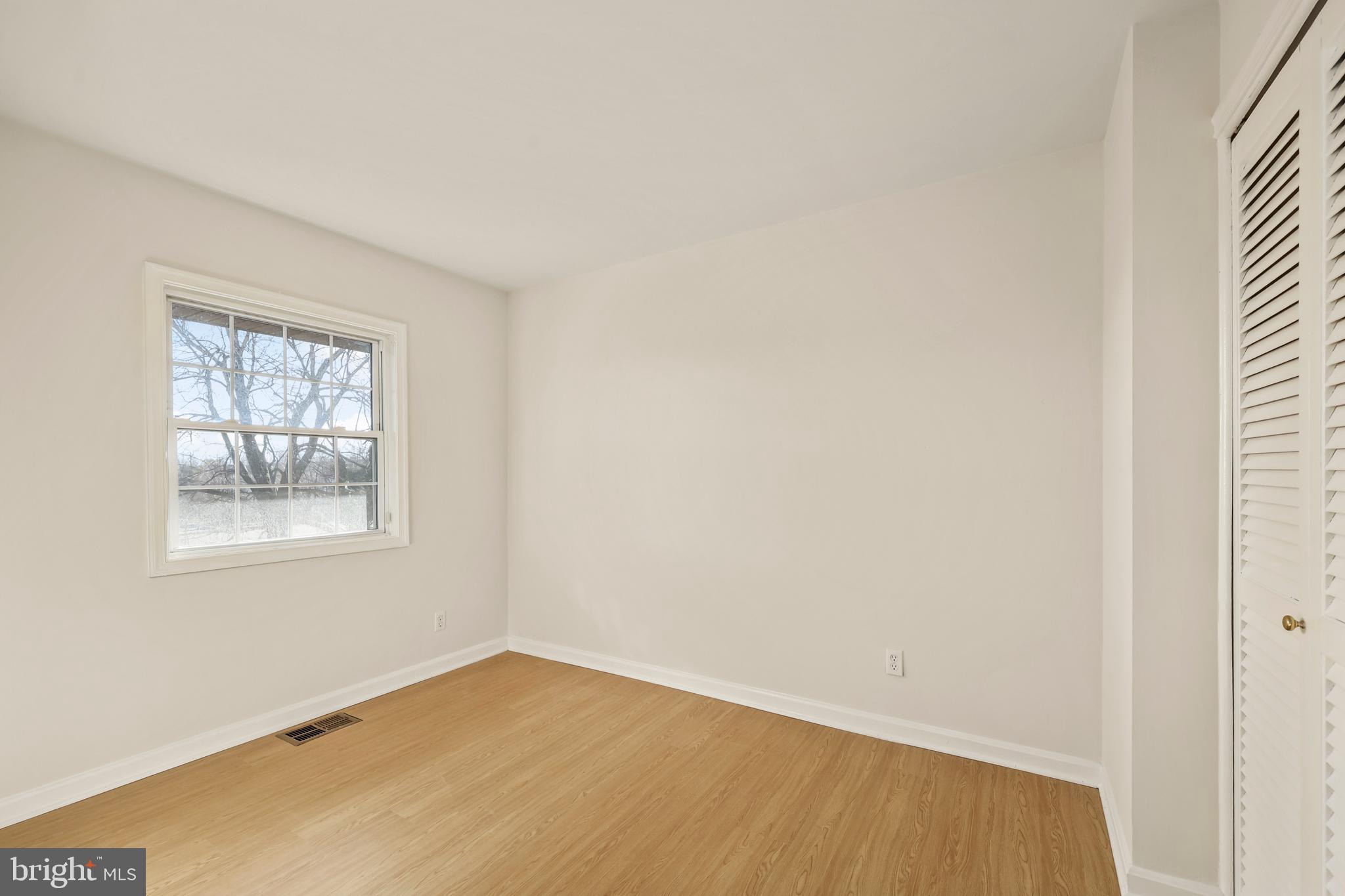 LONDON TOWNE - Residential