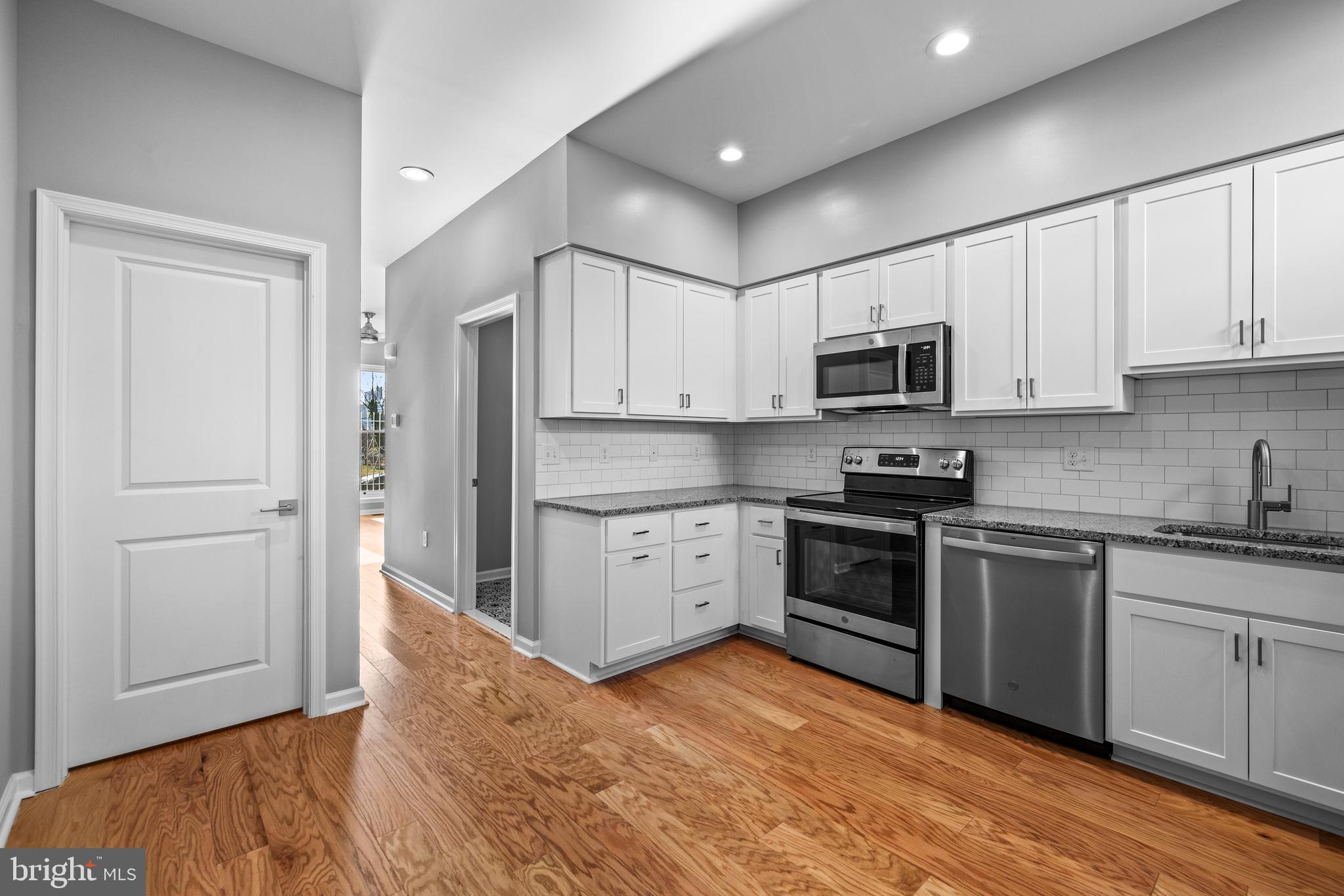 JOHNSTON SQUARE - Residential