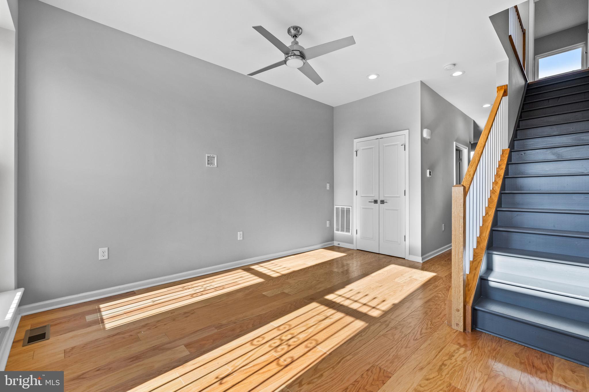 JOHNSTON SQUARE - Residential