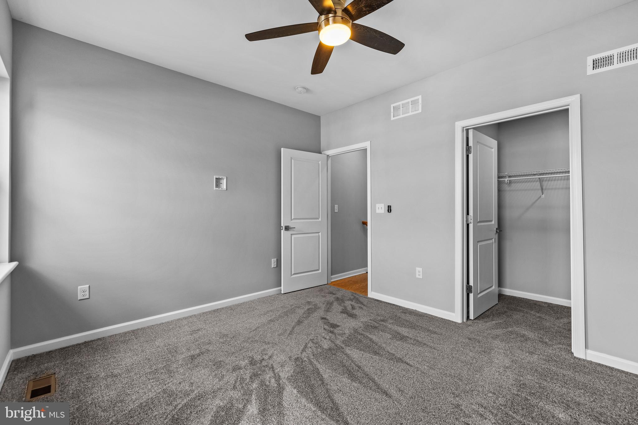 JOHNSTON SQUARE - Residential