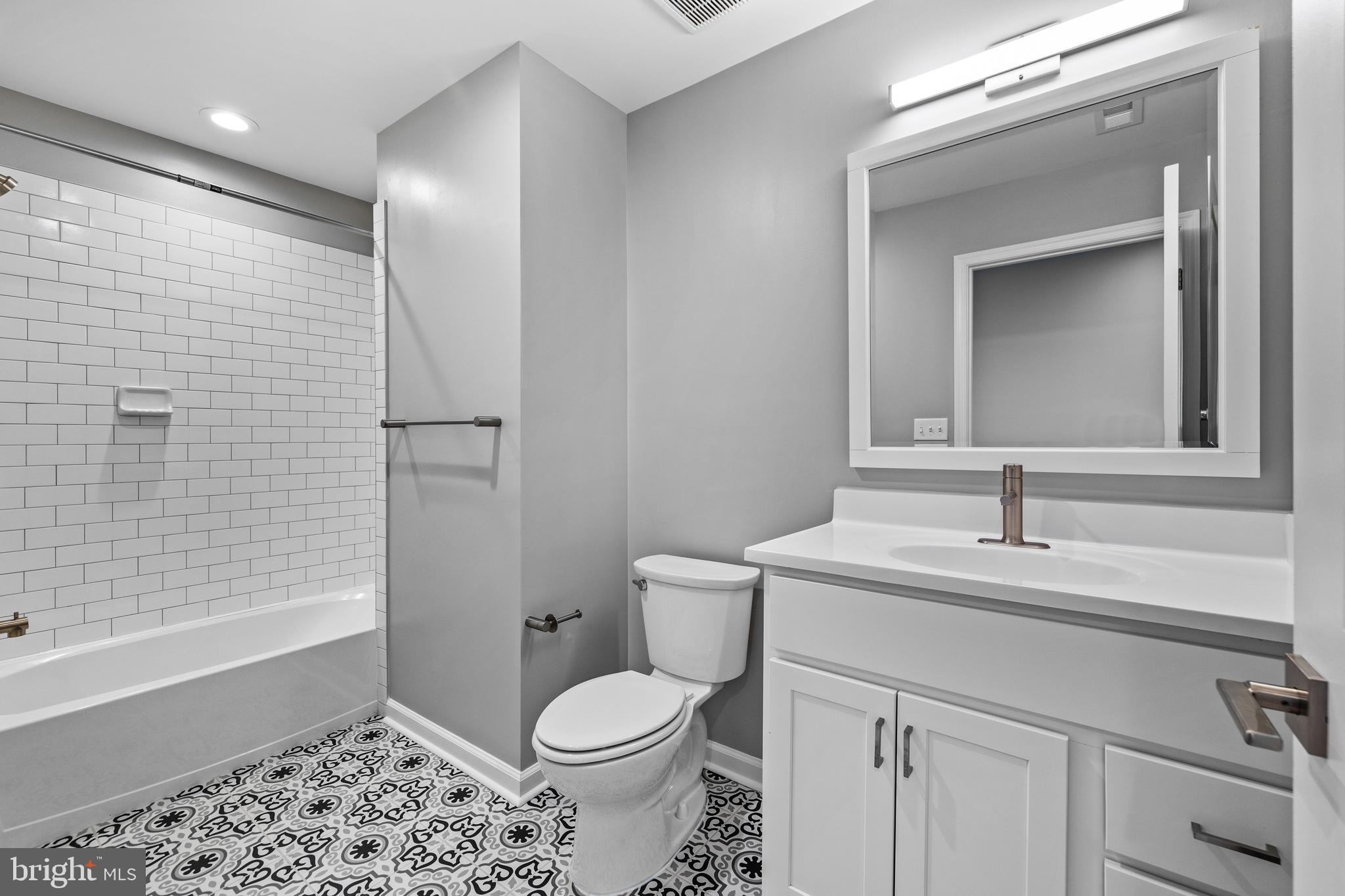 JOHNSTON SQUARE - Residential