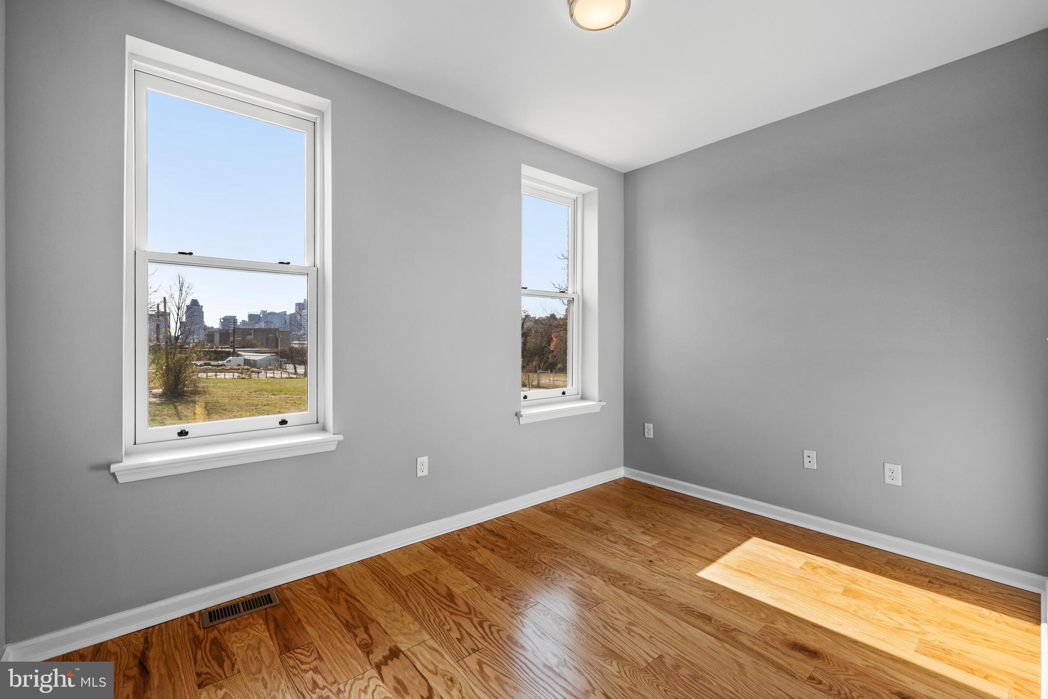 JOHNSTON SQUARE - Residential