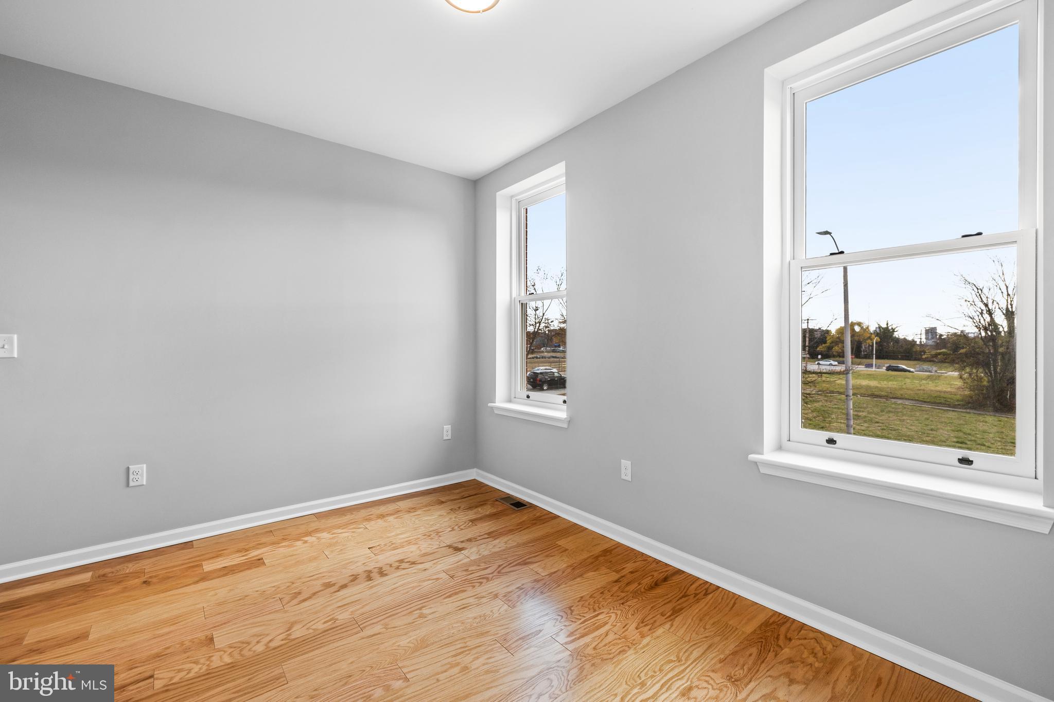 JOHNSTON SQUARE - Residential