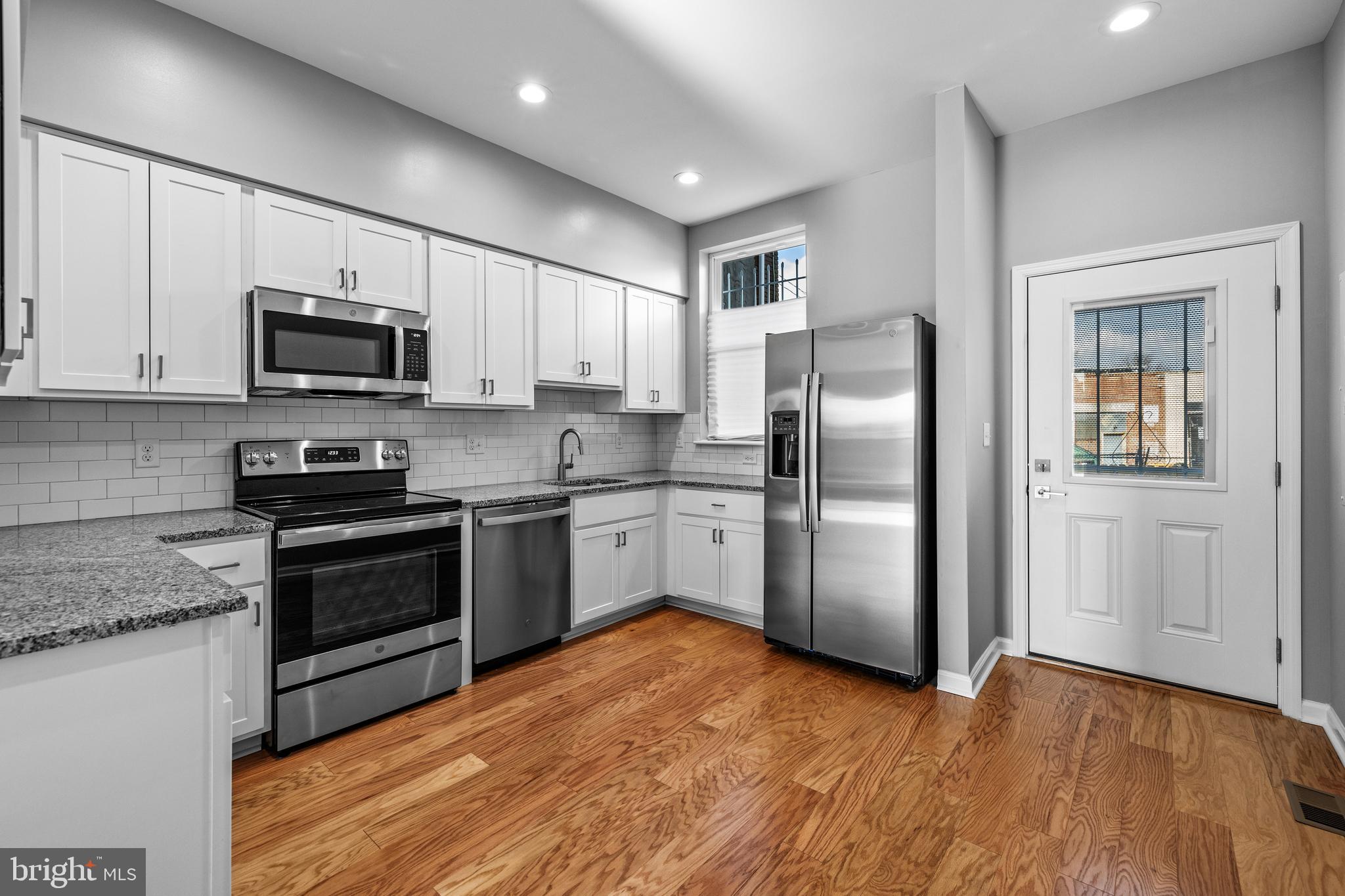 JOHNSTON SQUARE - Residential