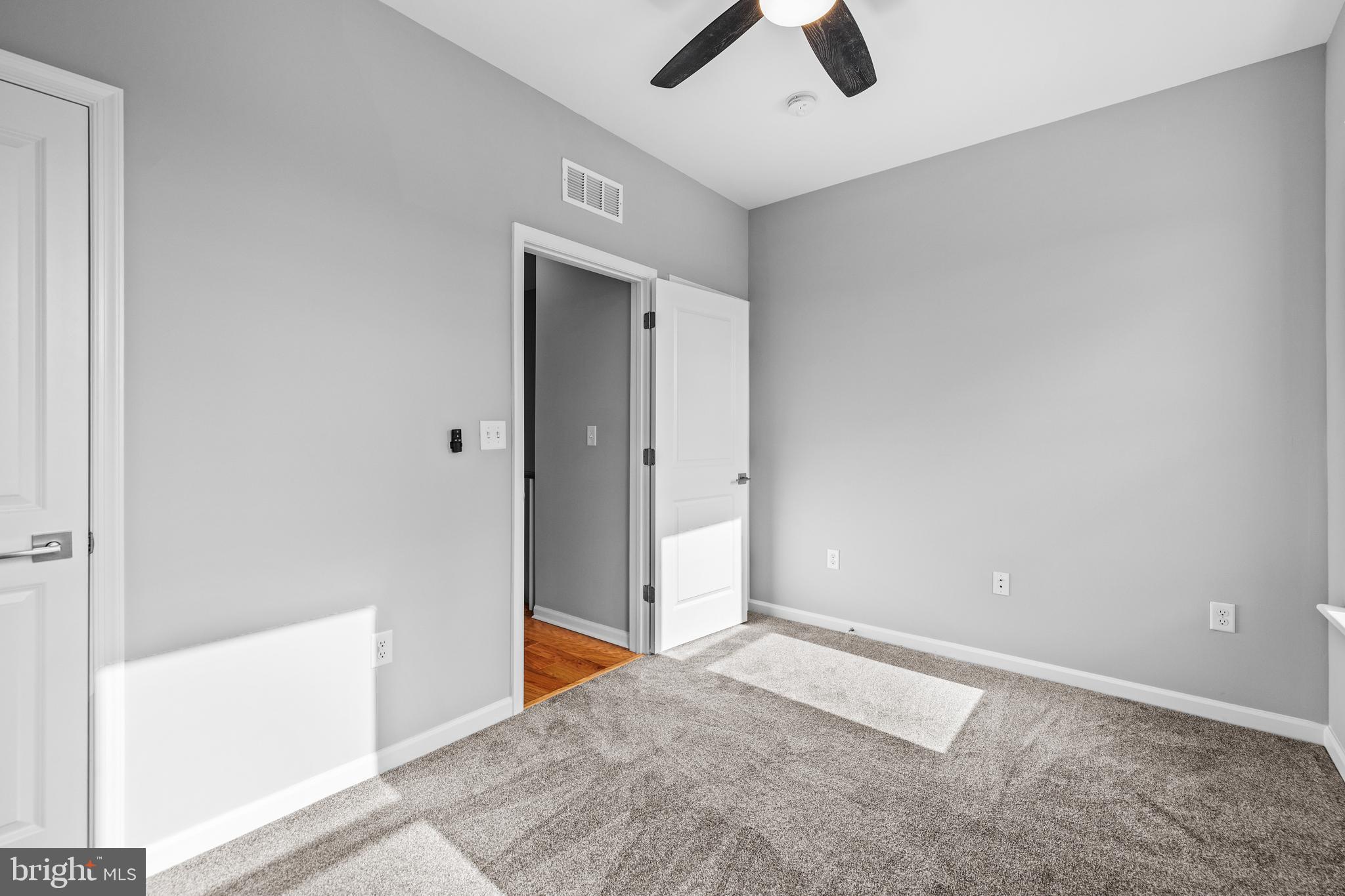 JOHNSTON SQUARE - Residential