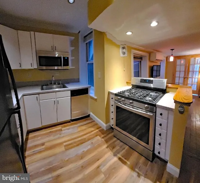 Philadelphia, Pennsylvania 19104, United States, 2 Bedrooms Bedrooms, ,1 BathroomBathrooms,Residential,Active,109666