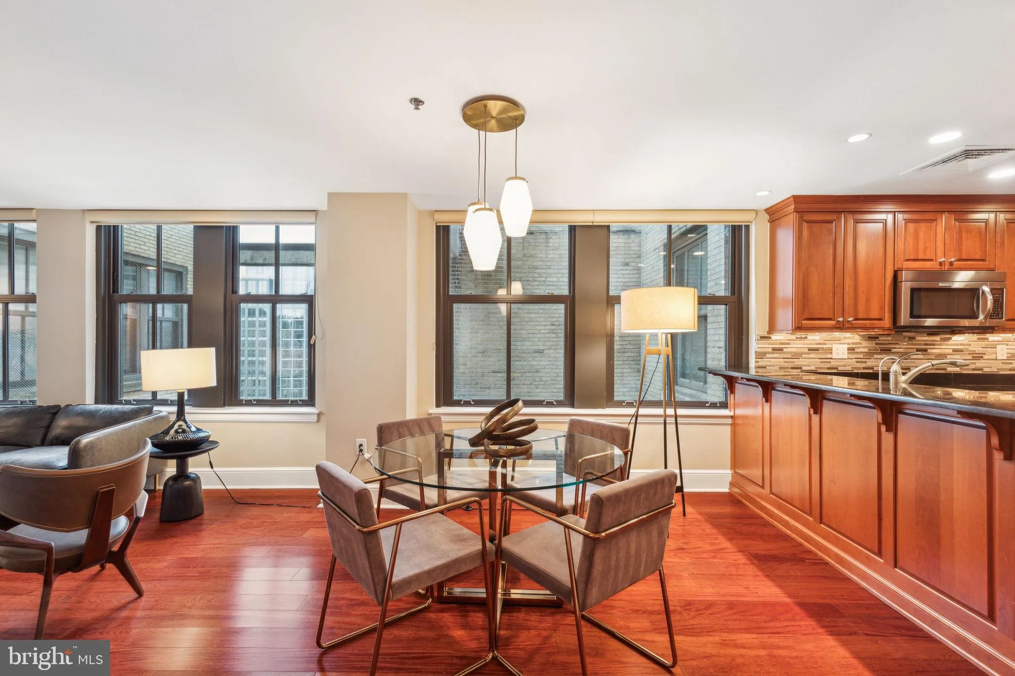 Philadelphia, Pennsylvania 19102, United States, 2 Bedrooms Bedrooms, ,3 BathroomsBathrooms,Residential,Active,140112