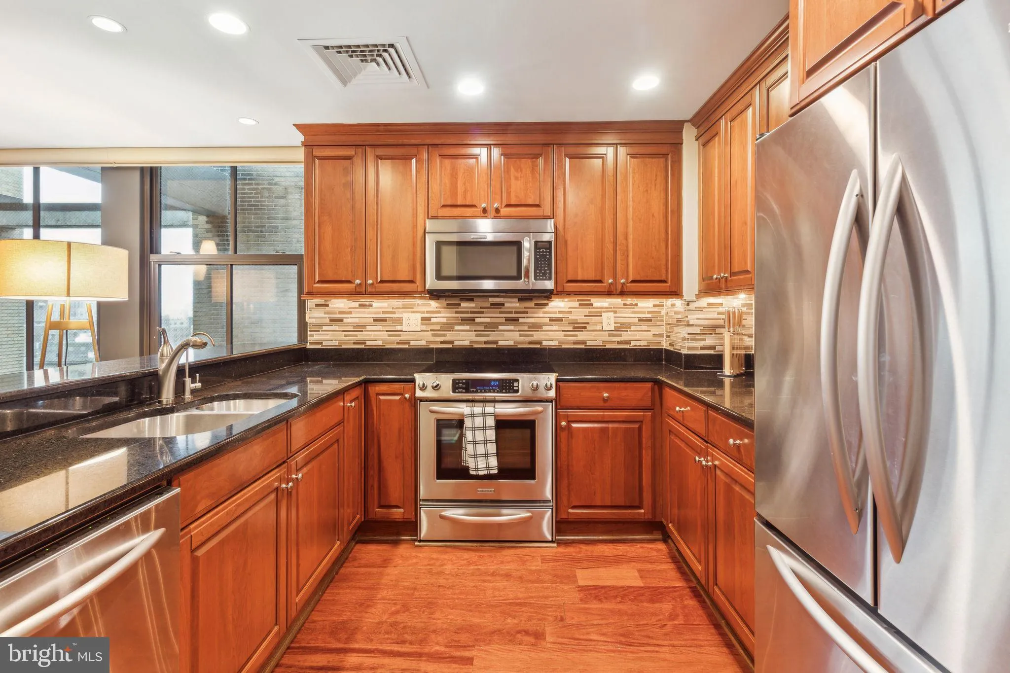 Philadelphia, Pennsylvania 19102, United States, 2 Bedrooms Bedrooms, ,3 BathroomsBathrooms,Residential,Active,140112