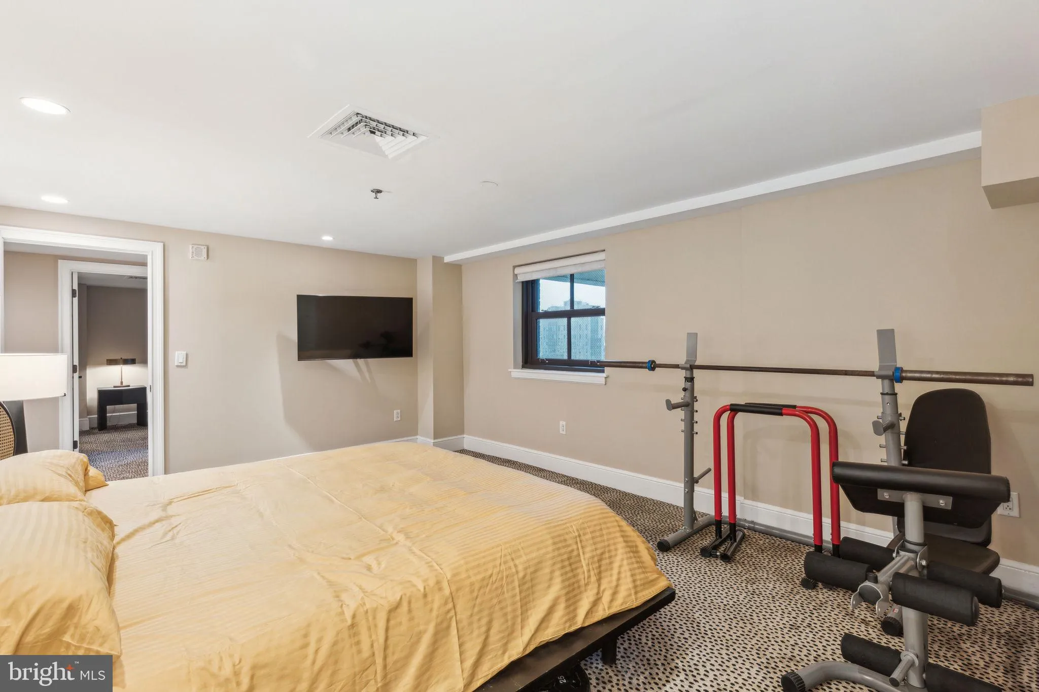 Philadelphia, Pennsylvania 19102, United States, 2 Bedrooms Bedrooms, ,3 BathroomsBathrooms,Residential,Active,140112