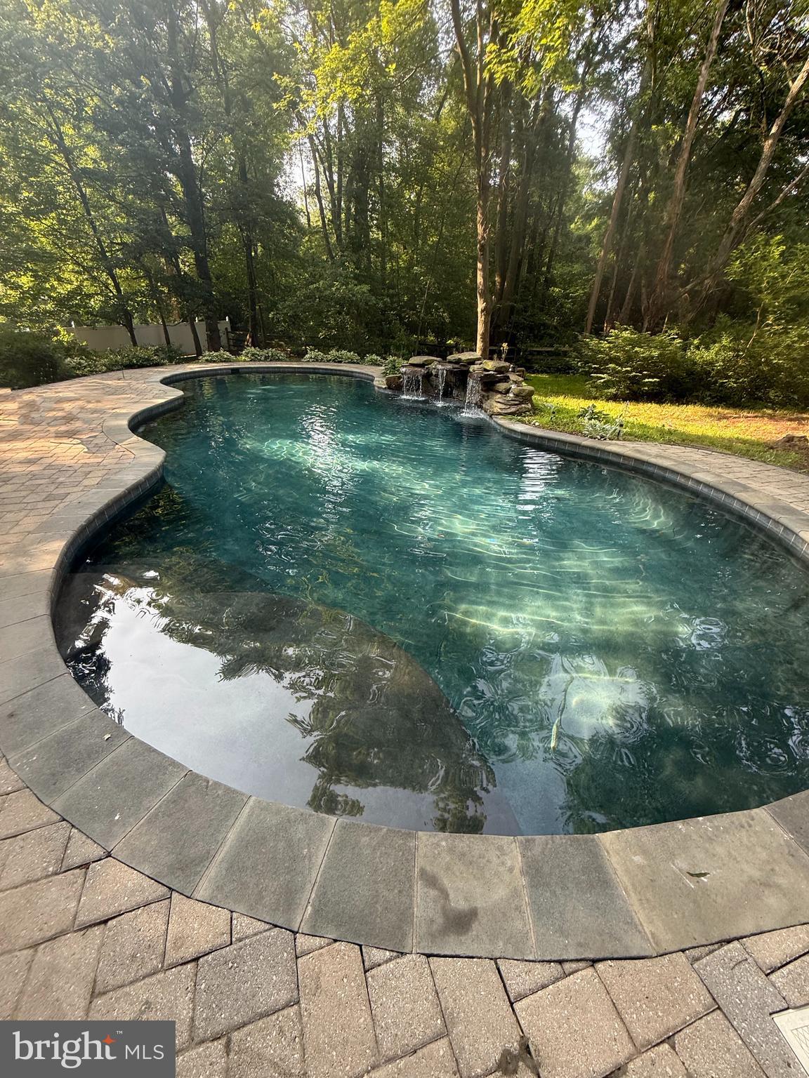 1415 ROGERS LANE