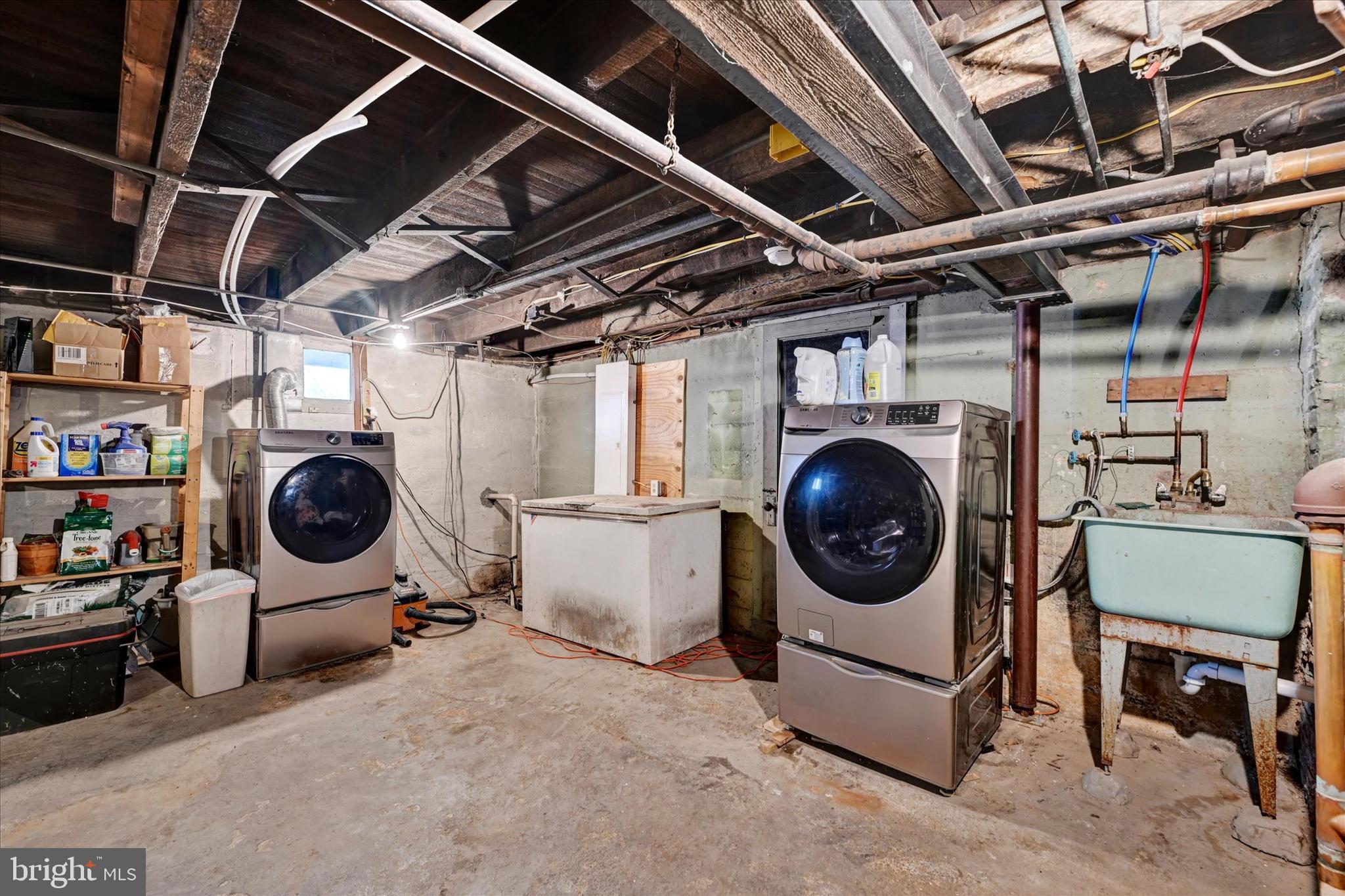 HAMILTON HILLS - Residential