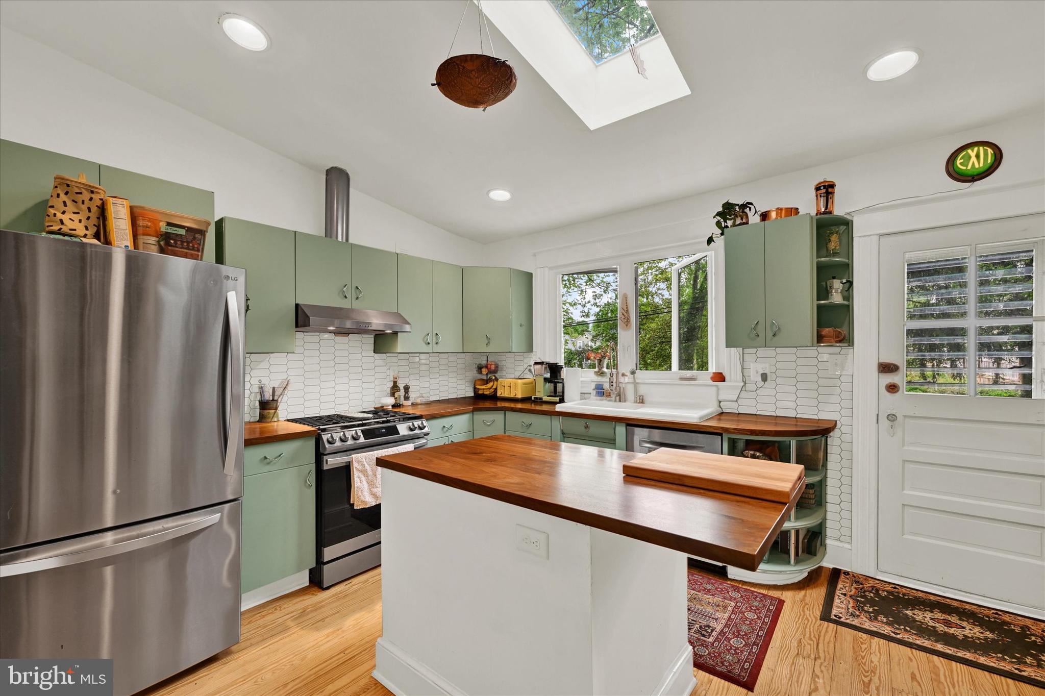 HAMILTON HILLS - Residential