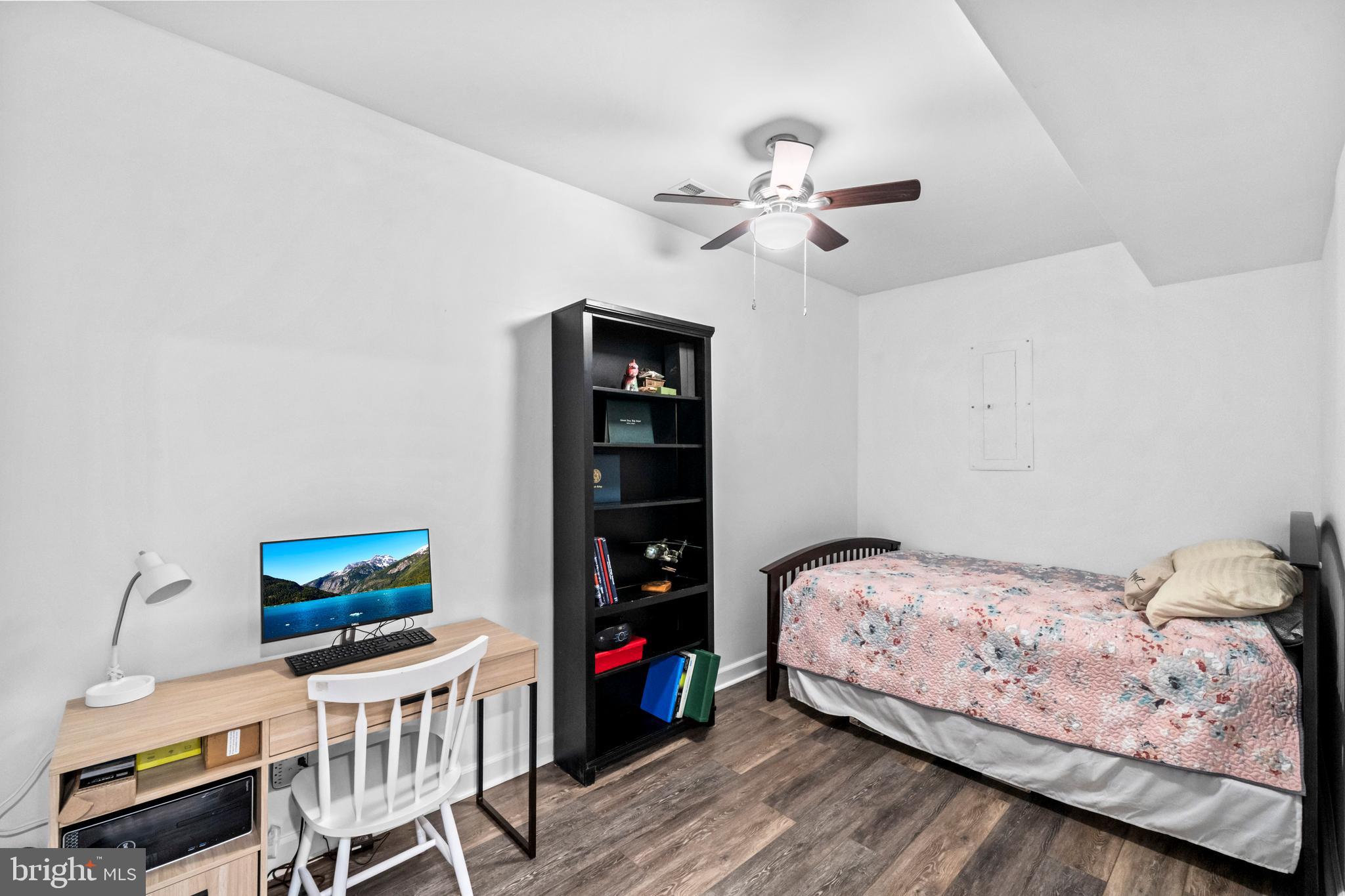 PIEDMONT SQUARE - Residential