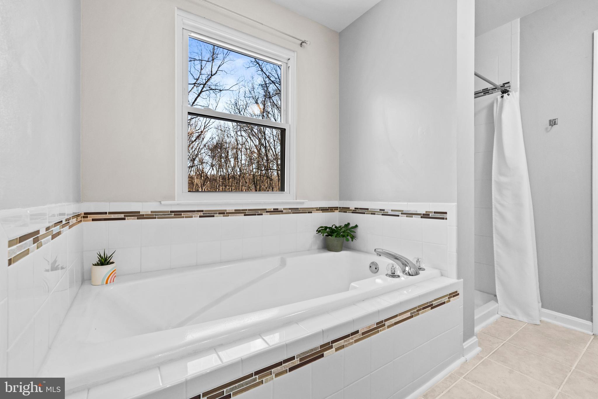 PIEDMONT SQUARE - Residential