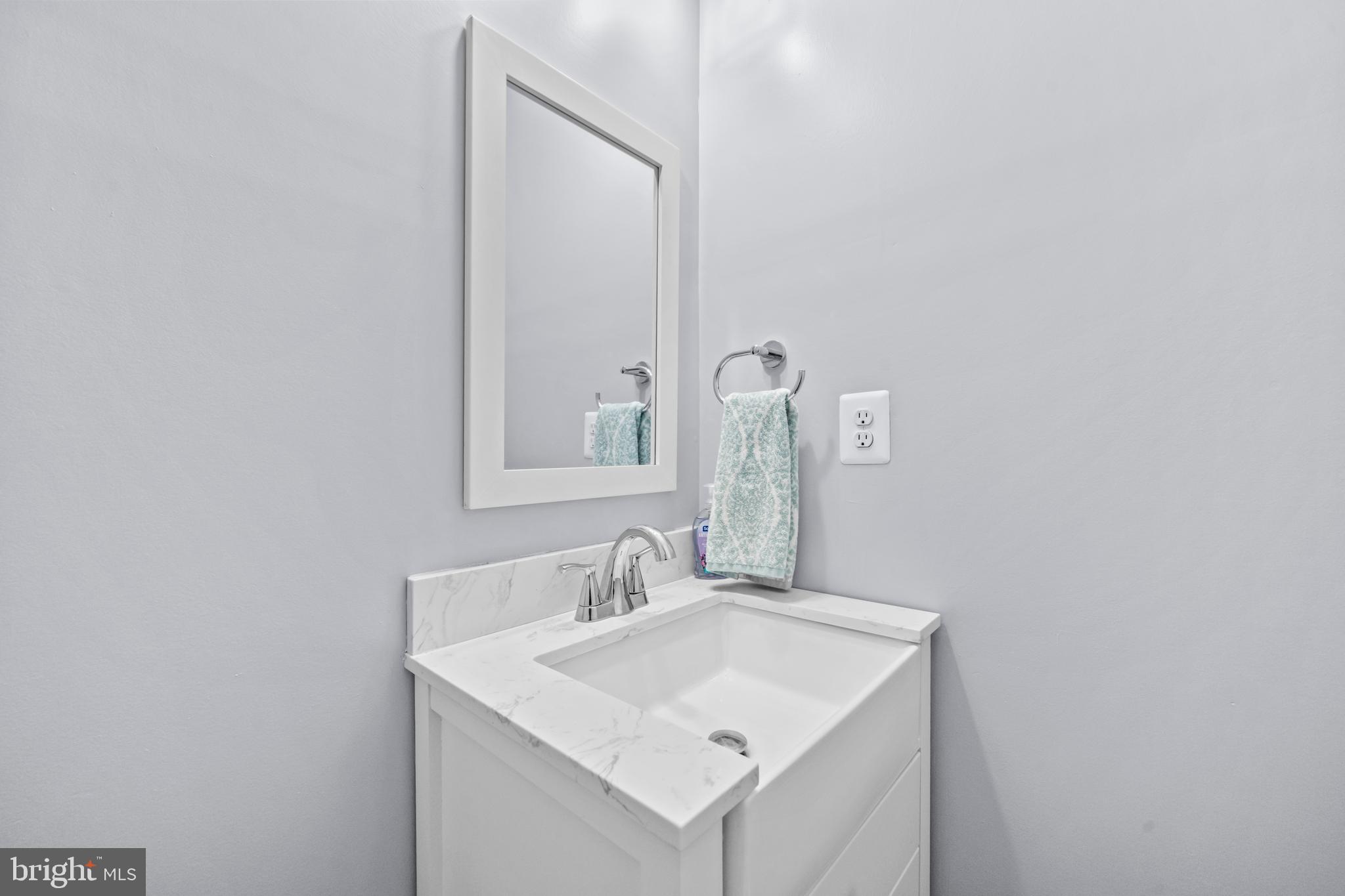 PIEDMONT SQUARE - Residential