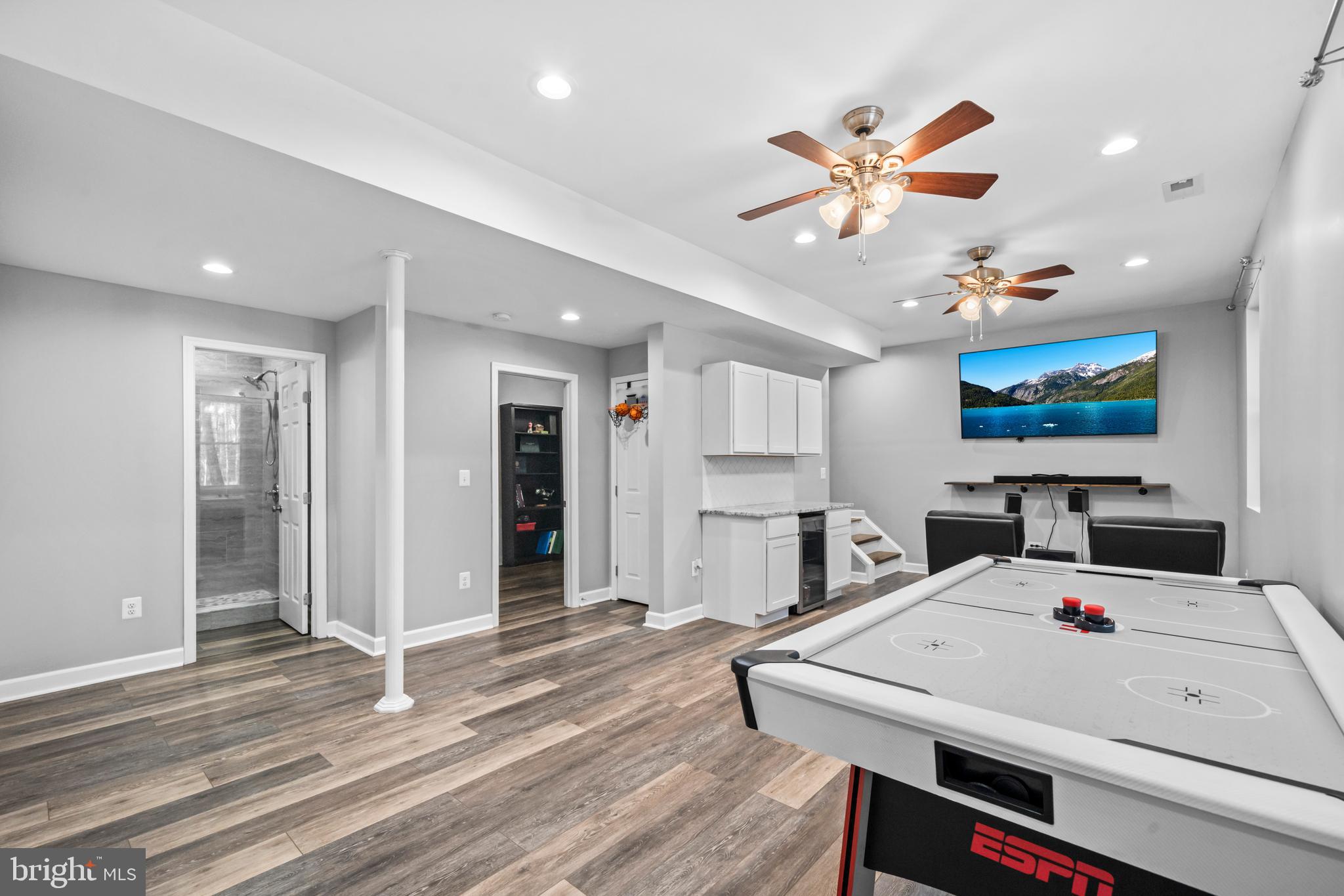 PIEDMONT SQUARE - Residential