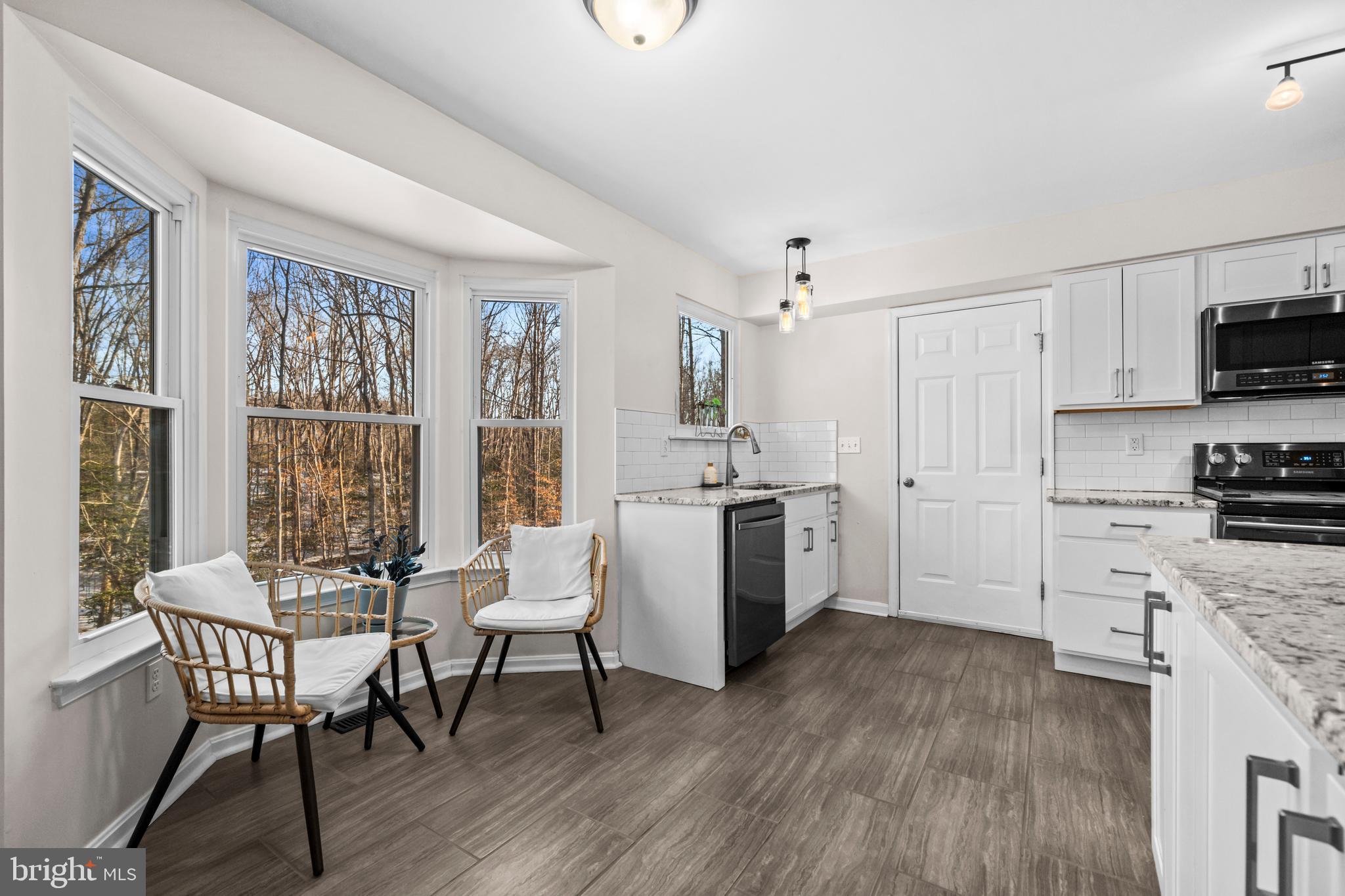 PIEDMONT SQUARE - Residential