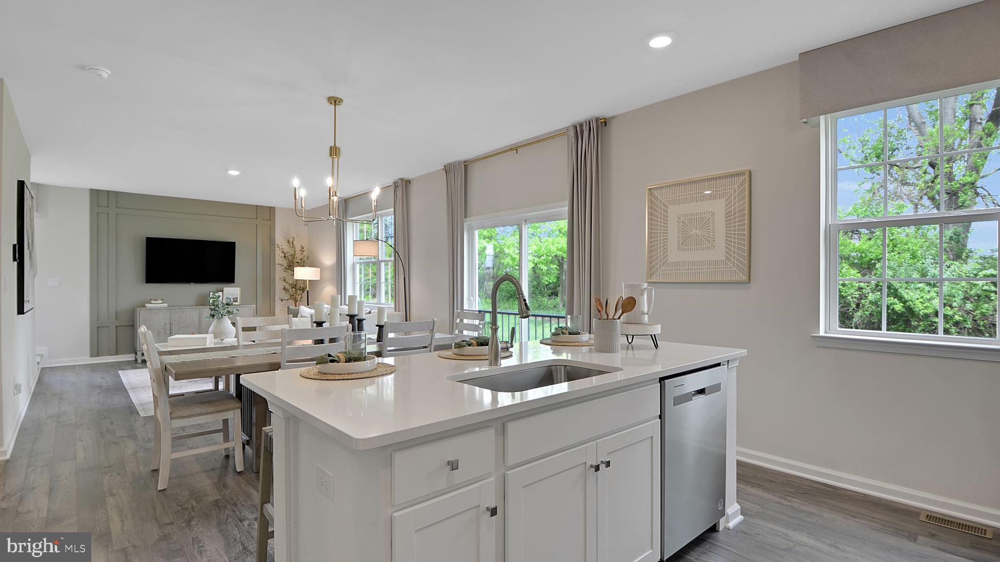 STRAWBERRY FIELDS - Residential