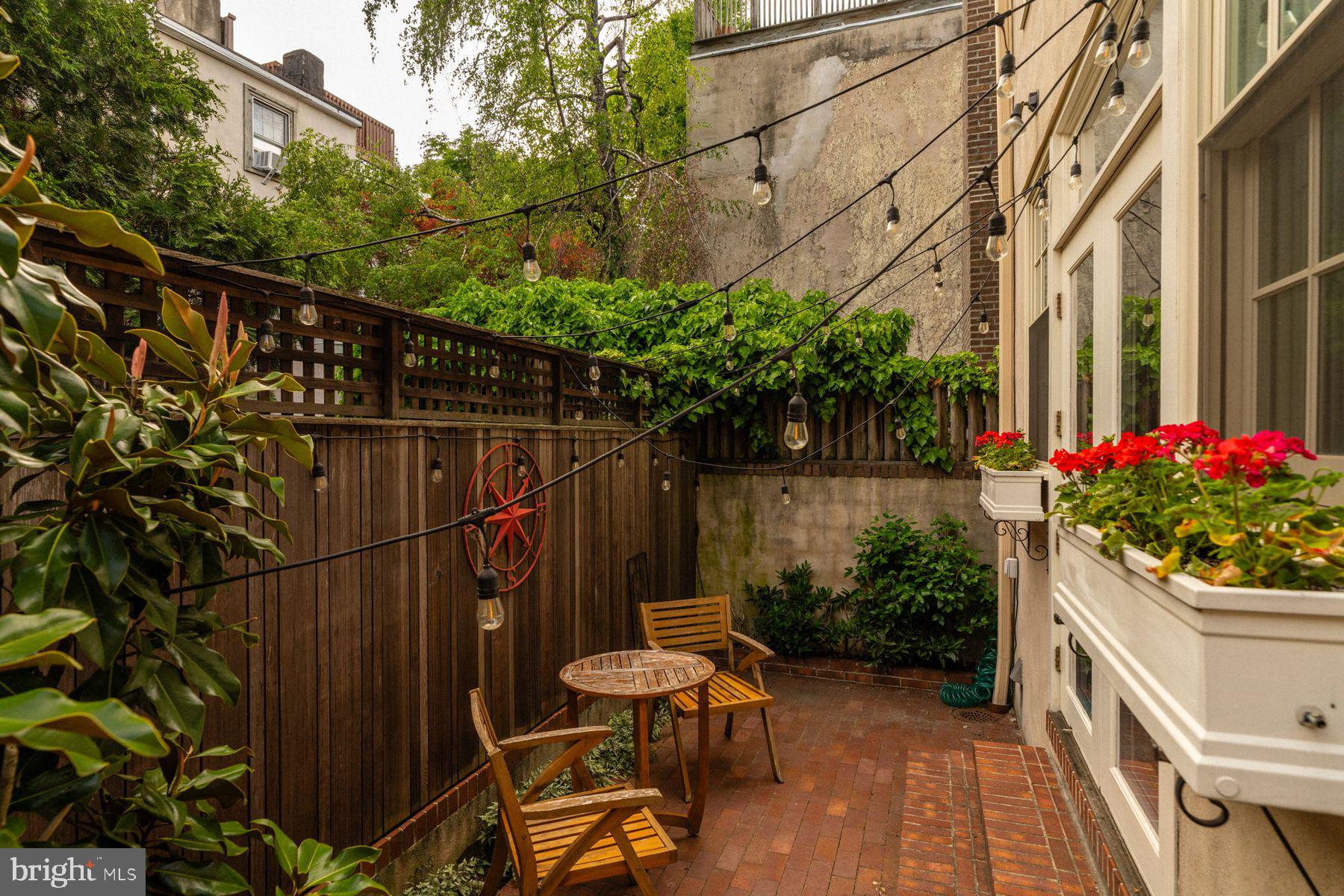 SOCIETY HILL - Residential