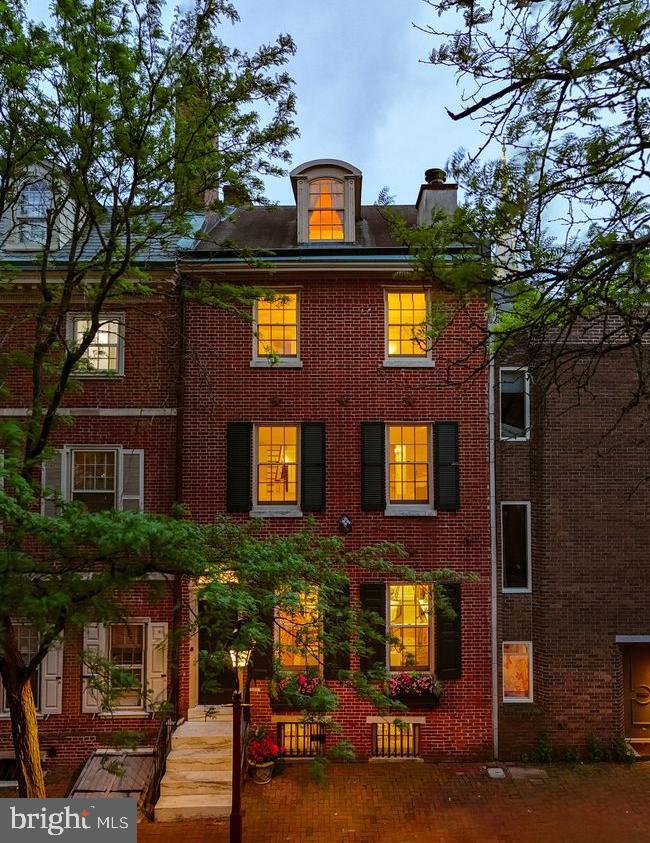 SOCIETY HILL - Residential