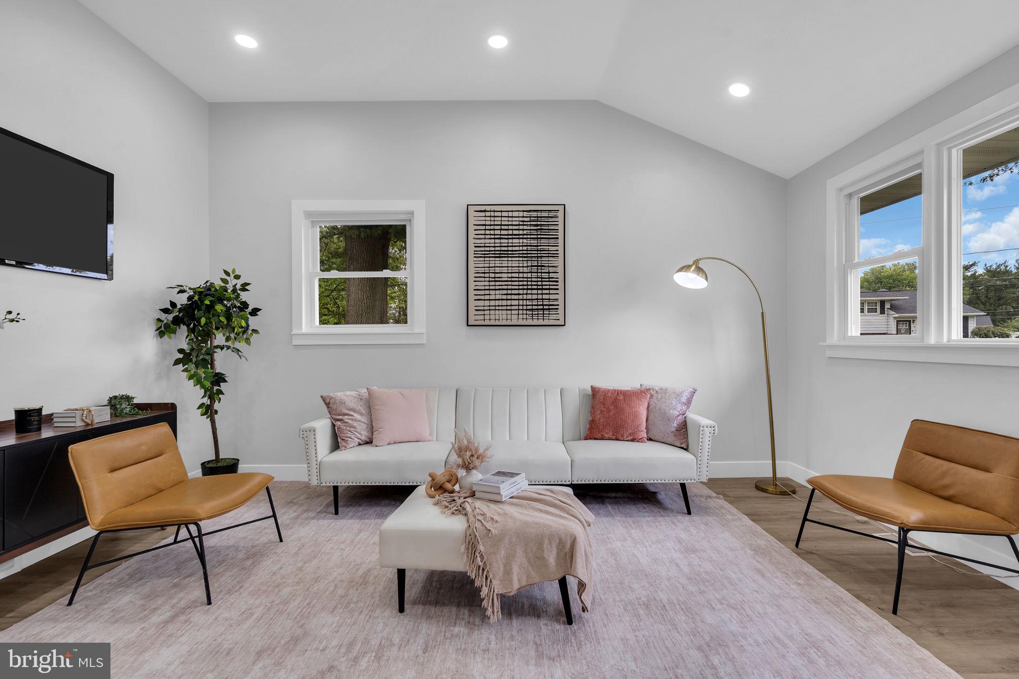 11 PLEASANT VALLEY DRIVE