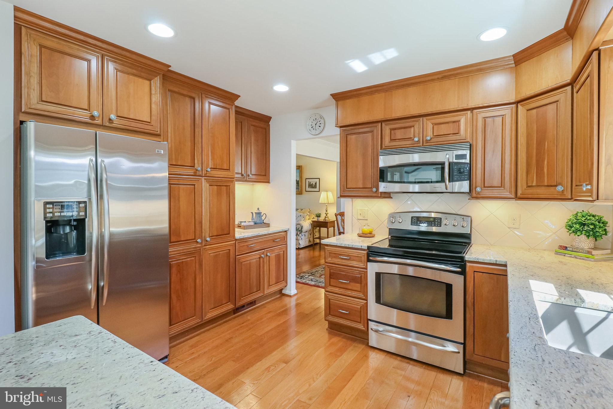 LAKEWOOD HILLS - Residential