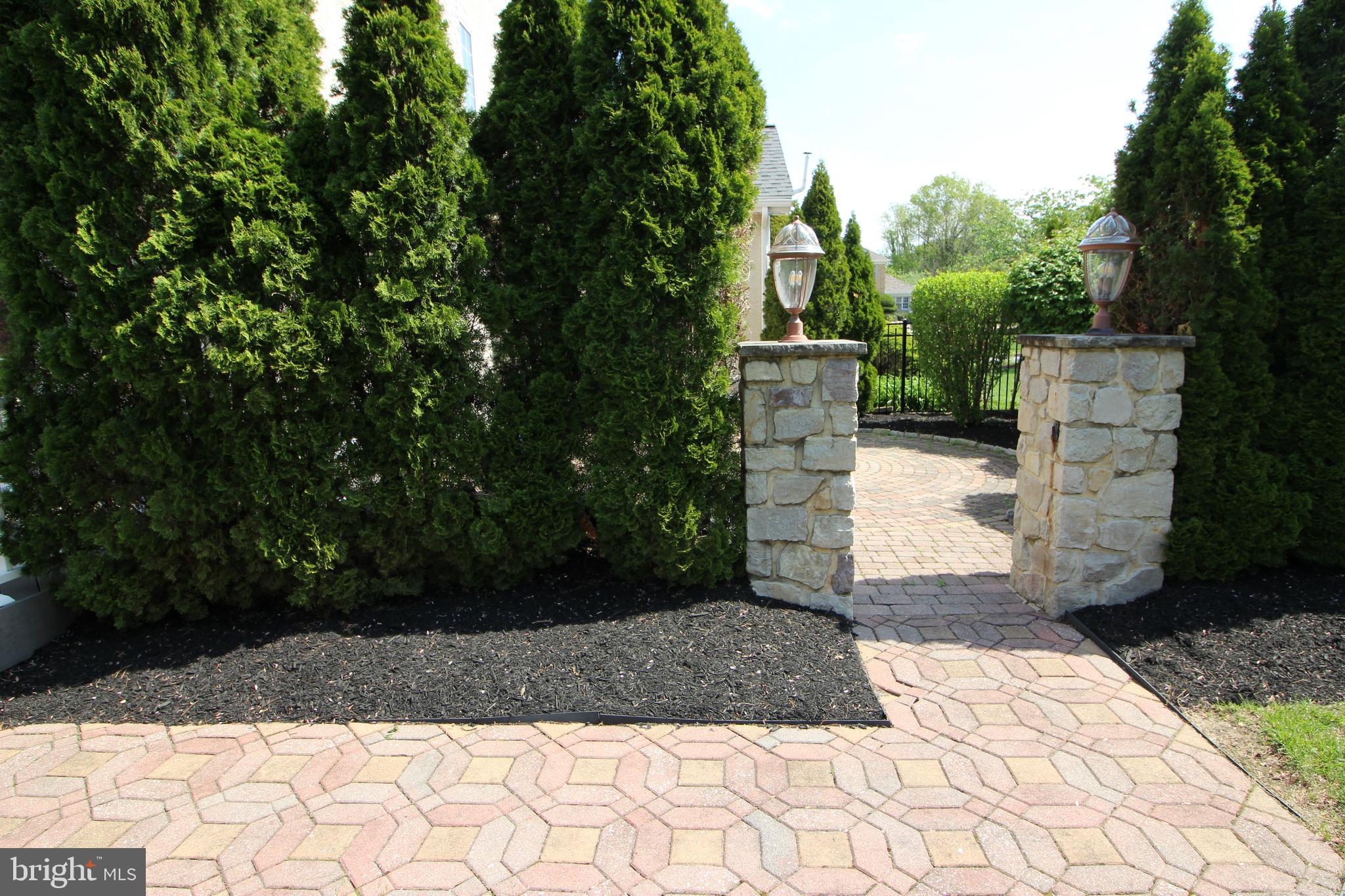 CREEKSIDE AT BLUE BELL - Residential