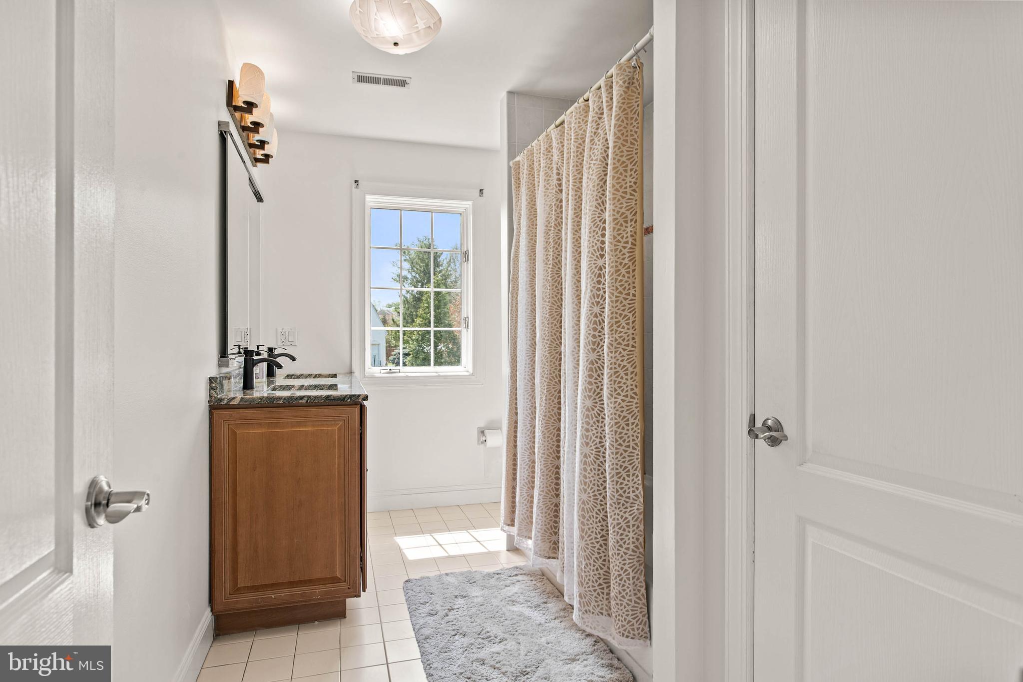 CREEKSIDE AT BLUE BELL - Residential