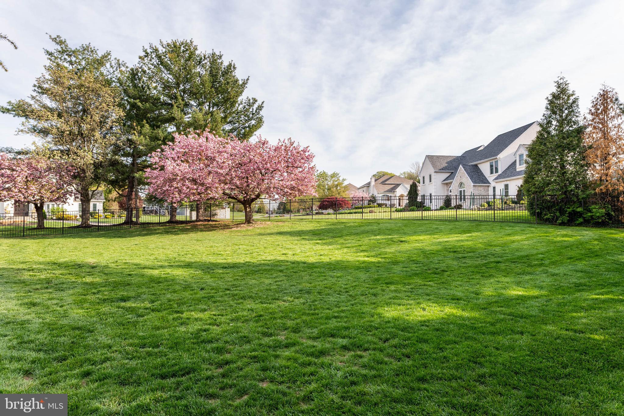 CREEKSIDE AT BLUE BELL - Residential