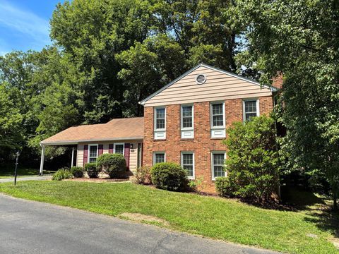 Homes For Rent - 4834 King Solomon Drive<br/> ANNANDALE, VA 22003