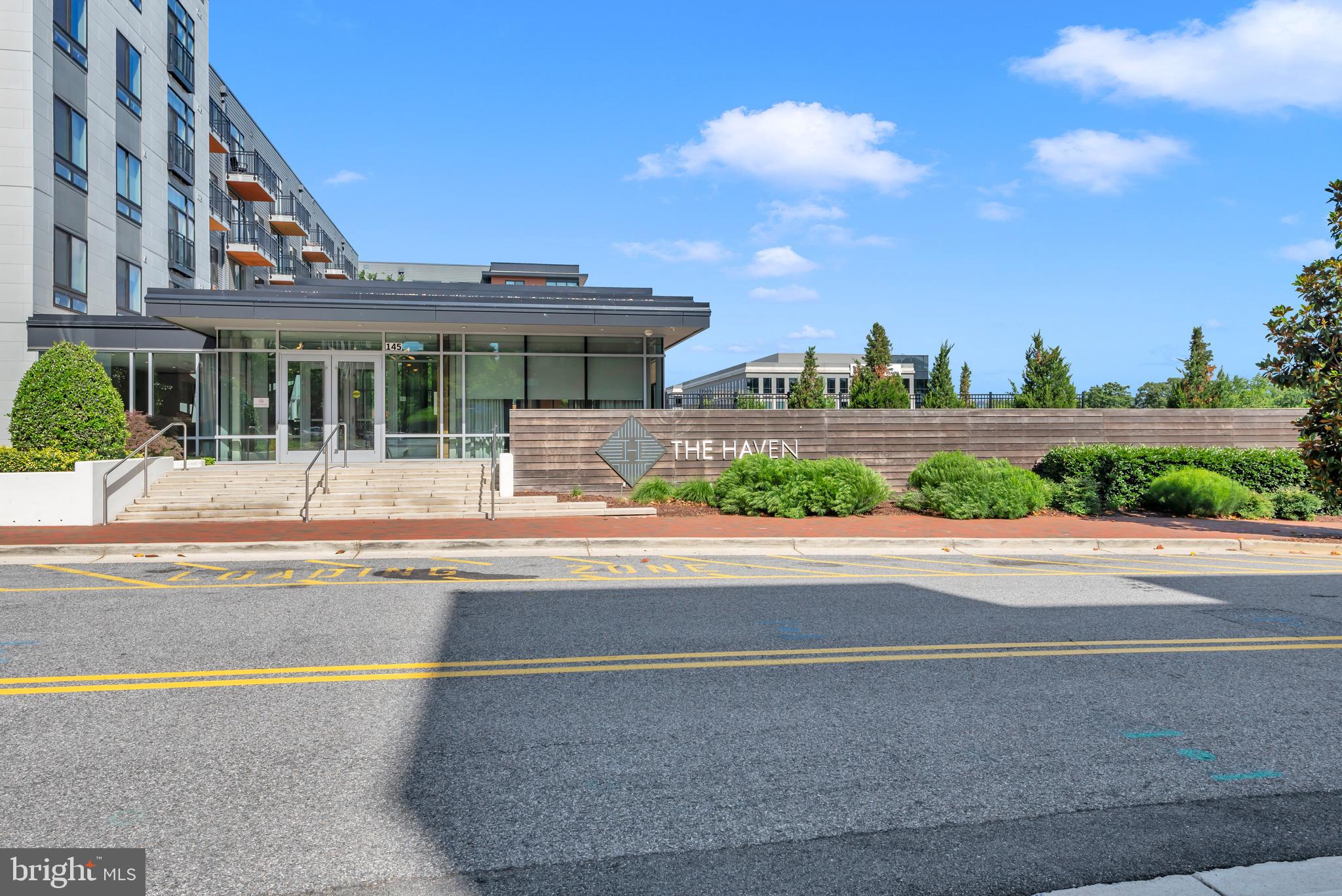 145 RIVERHAVEN DRIVE 313