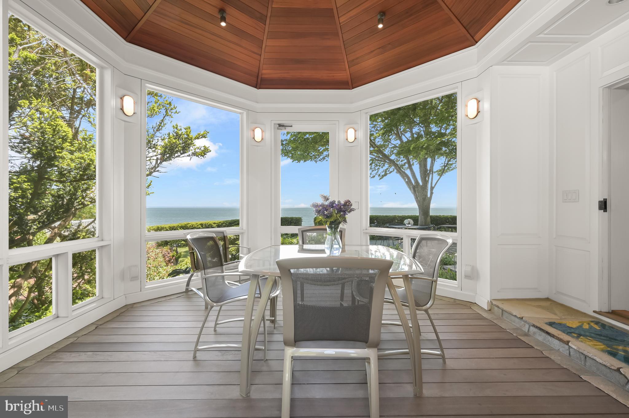 GIBSON ISLAND - Residential