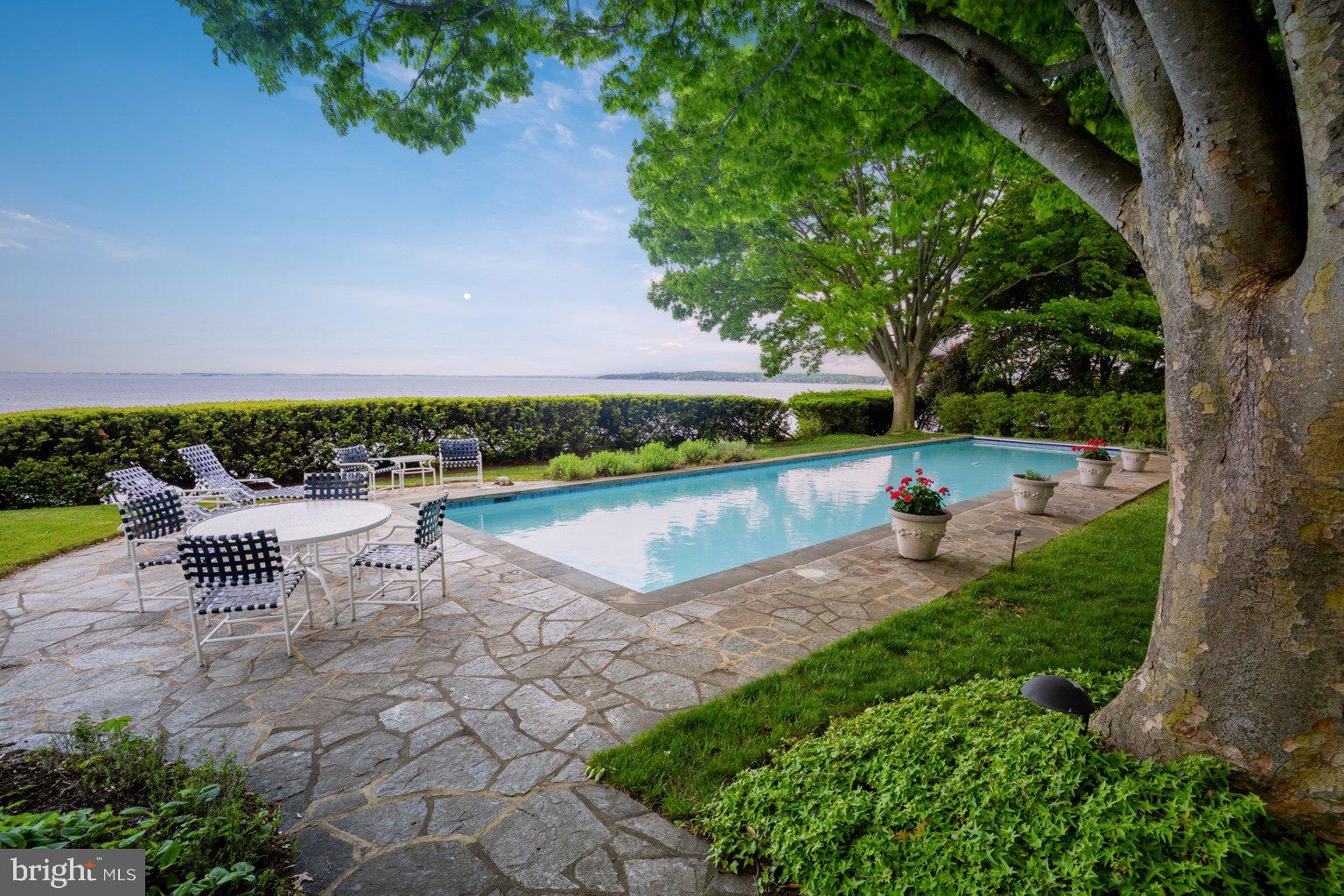 GIBSON ISLAND - Residential