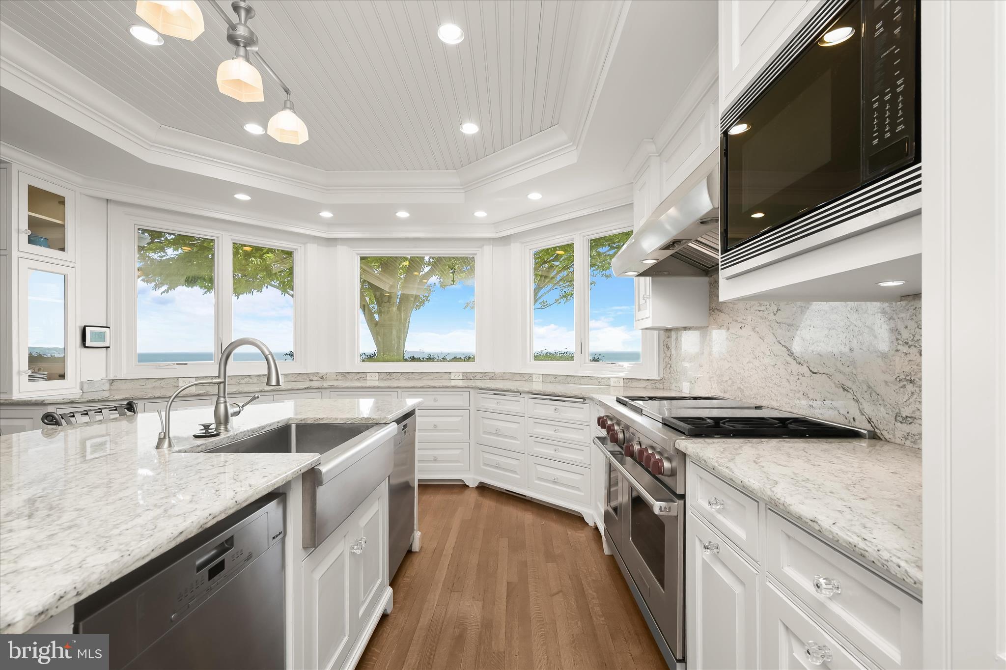 GIBSON ISLAND - Residential