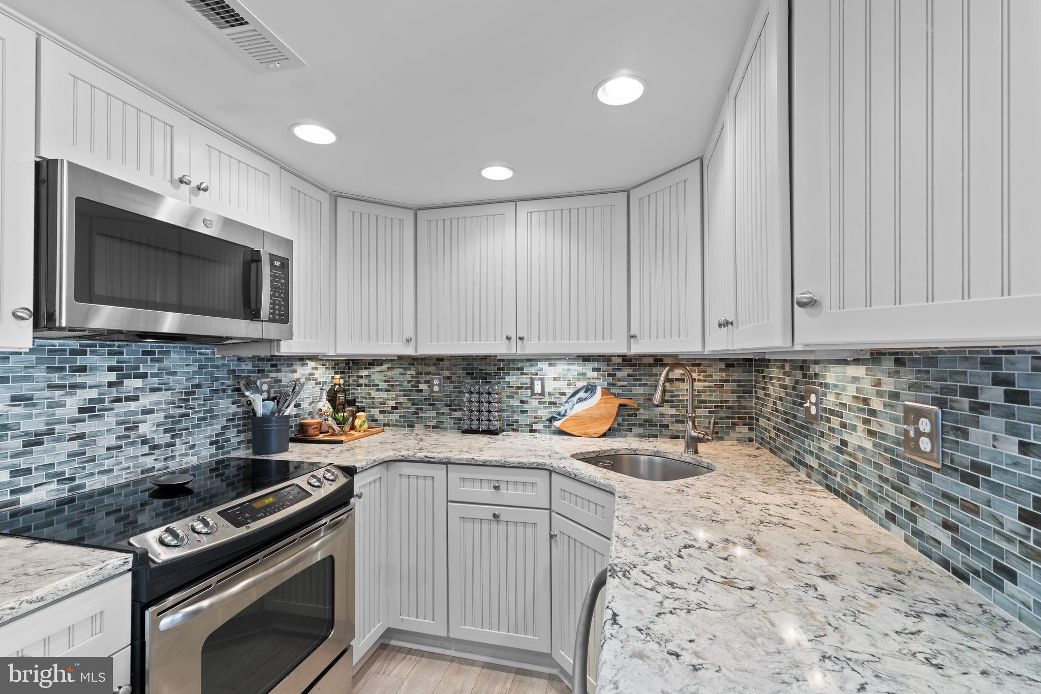 810 ISLAND HOUSE ROAD