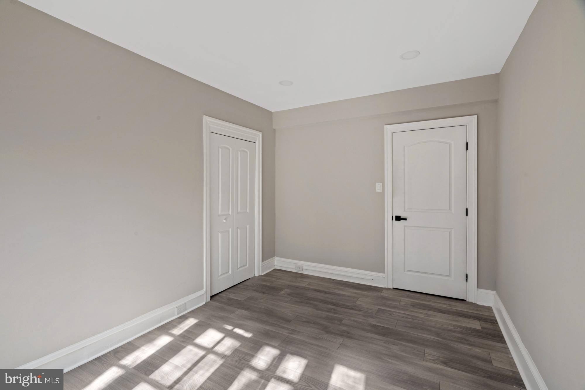 YORKLYNNE MANOR - Residential Lease