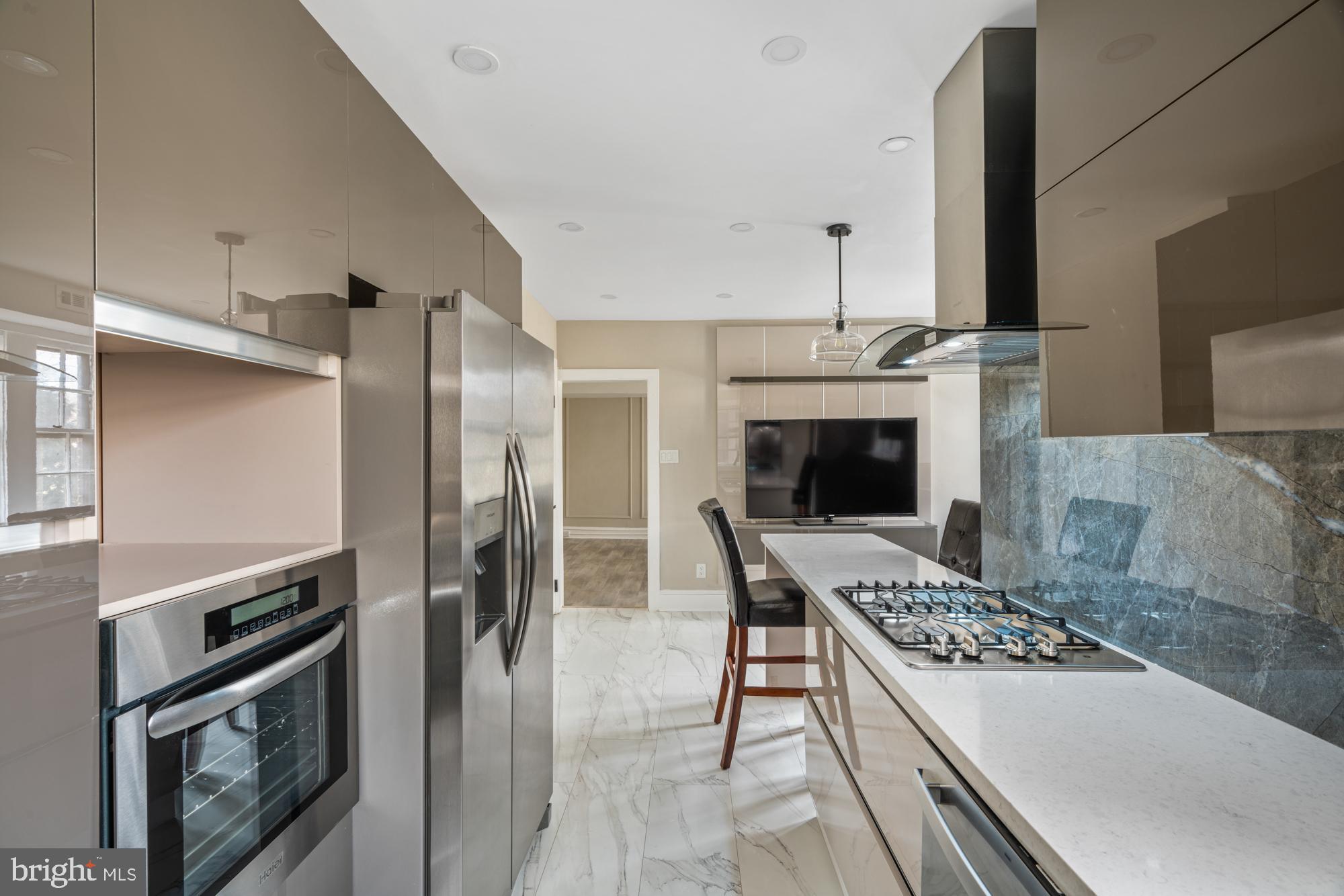 YORKLYNNE MANOR - Residential Lease