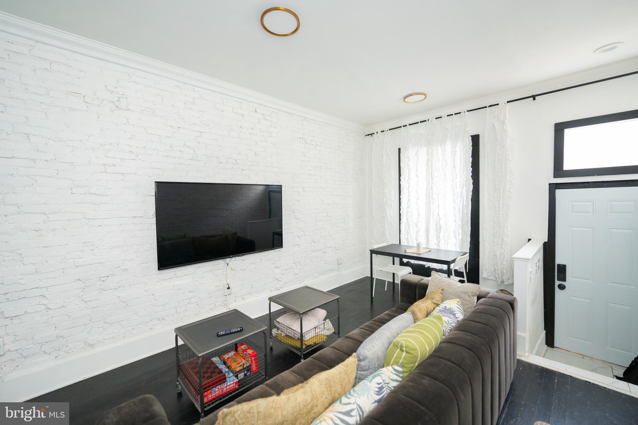 MILTON-MONTFORD - Residential Lease