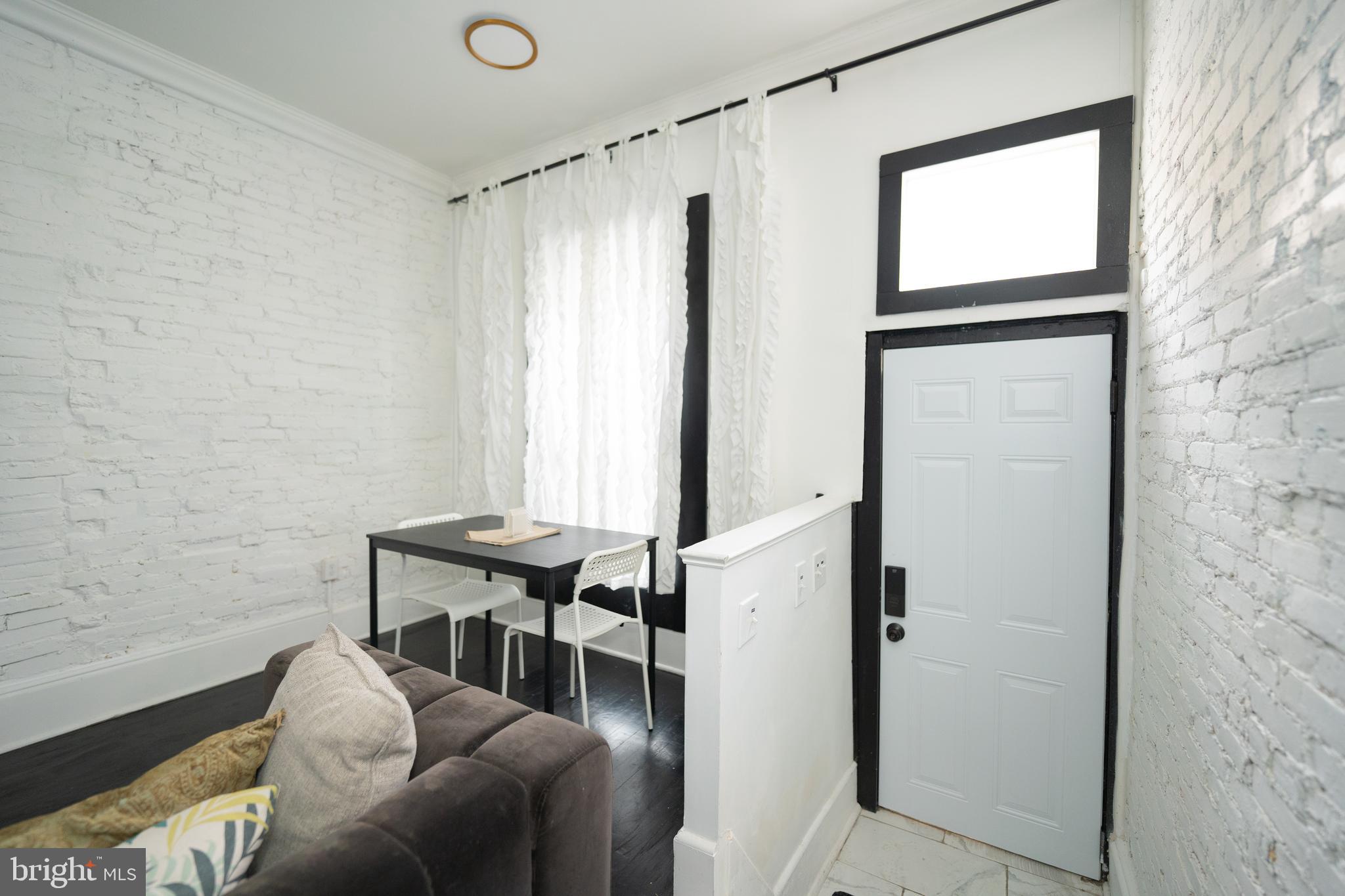 MILTON-MONTFORD - Residential Lease