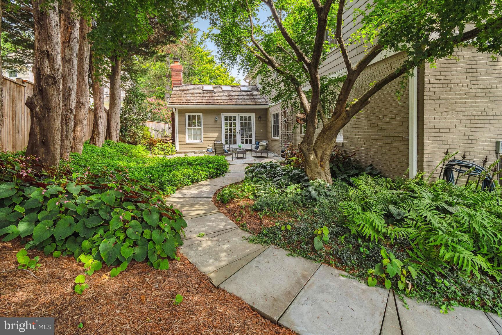 NORTH CHEVY CHASE - Residential