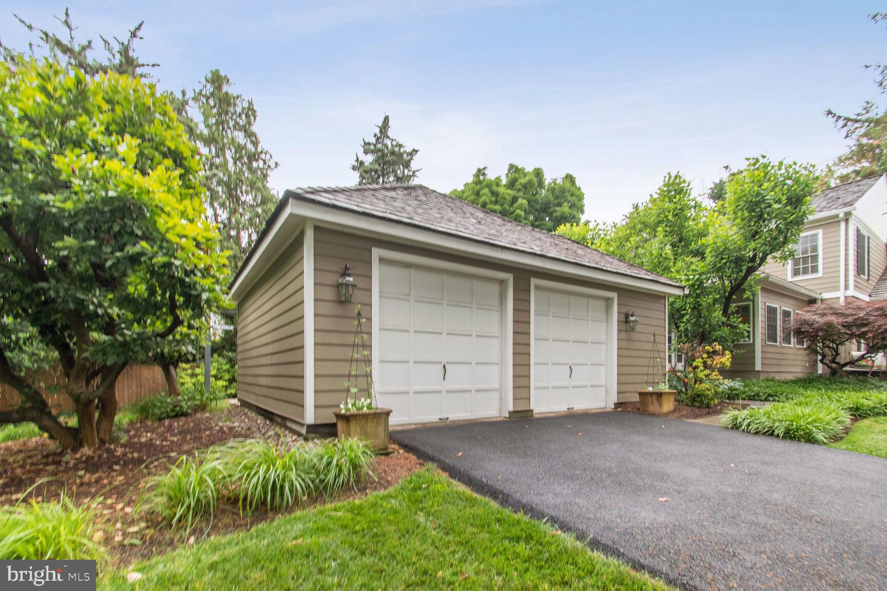 NORTH CHEVY CHASE - Residential