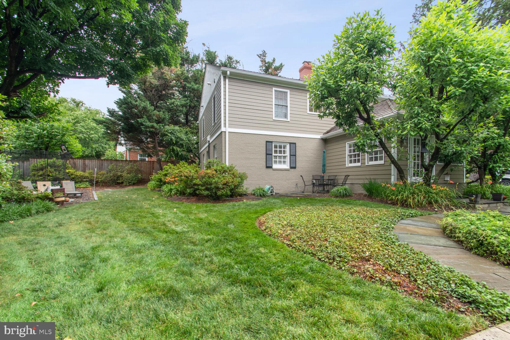 NORTH CHEVY CHASE - Residential